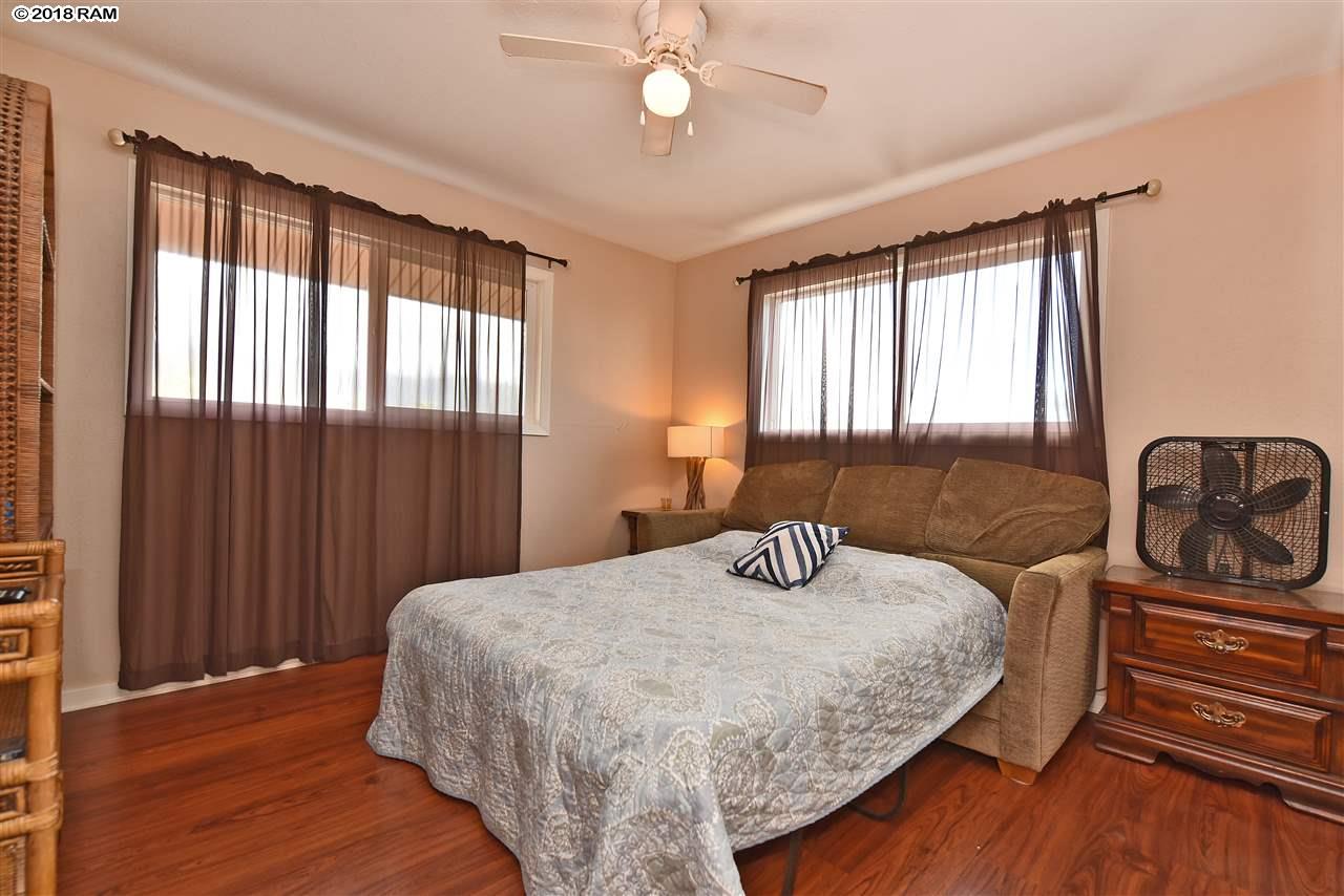 557  Kaikoo St , Wailuku home - photo 10 of 30