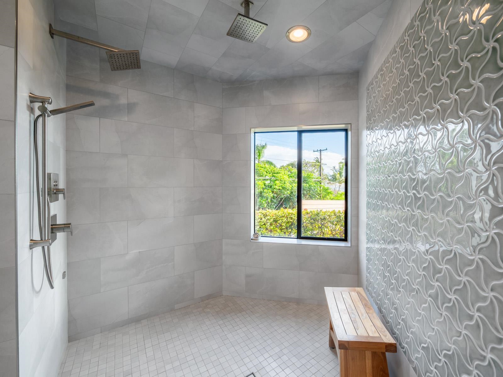 557  Kupulau Dr Kihei, Maui Meadows home - photo 37 of 50
