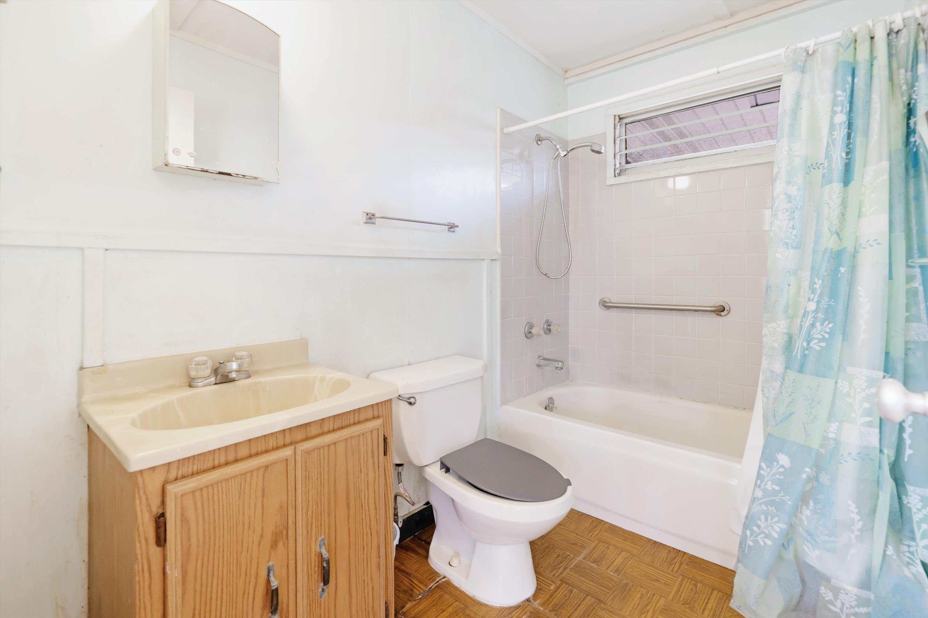 557  Maalo St , Kahului home - photo 18 of 39