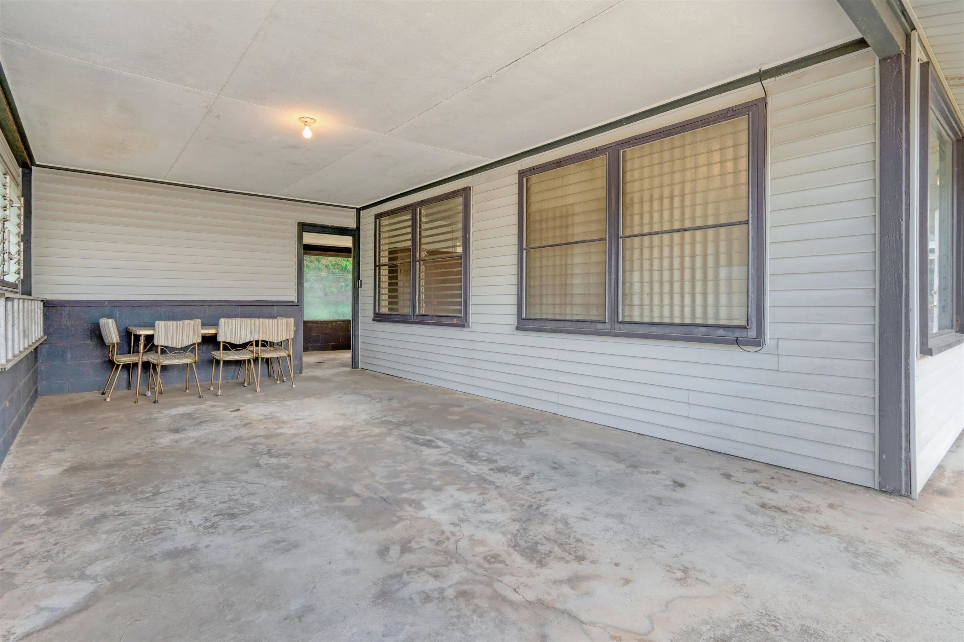 557  Maalo St , Kahului home - photo 20 of 39