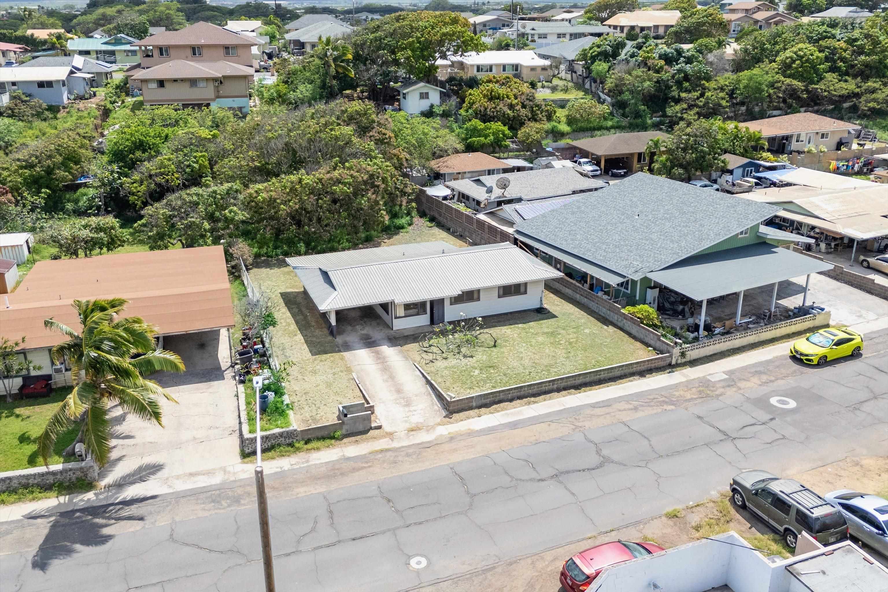 557  Maalo St , Kahului home - photo 31 of 39