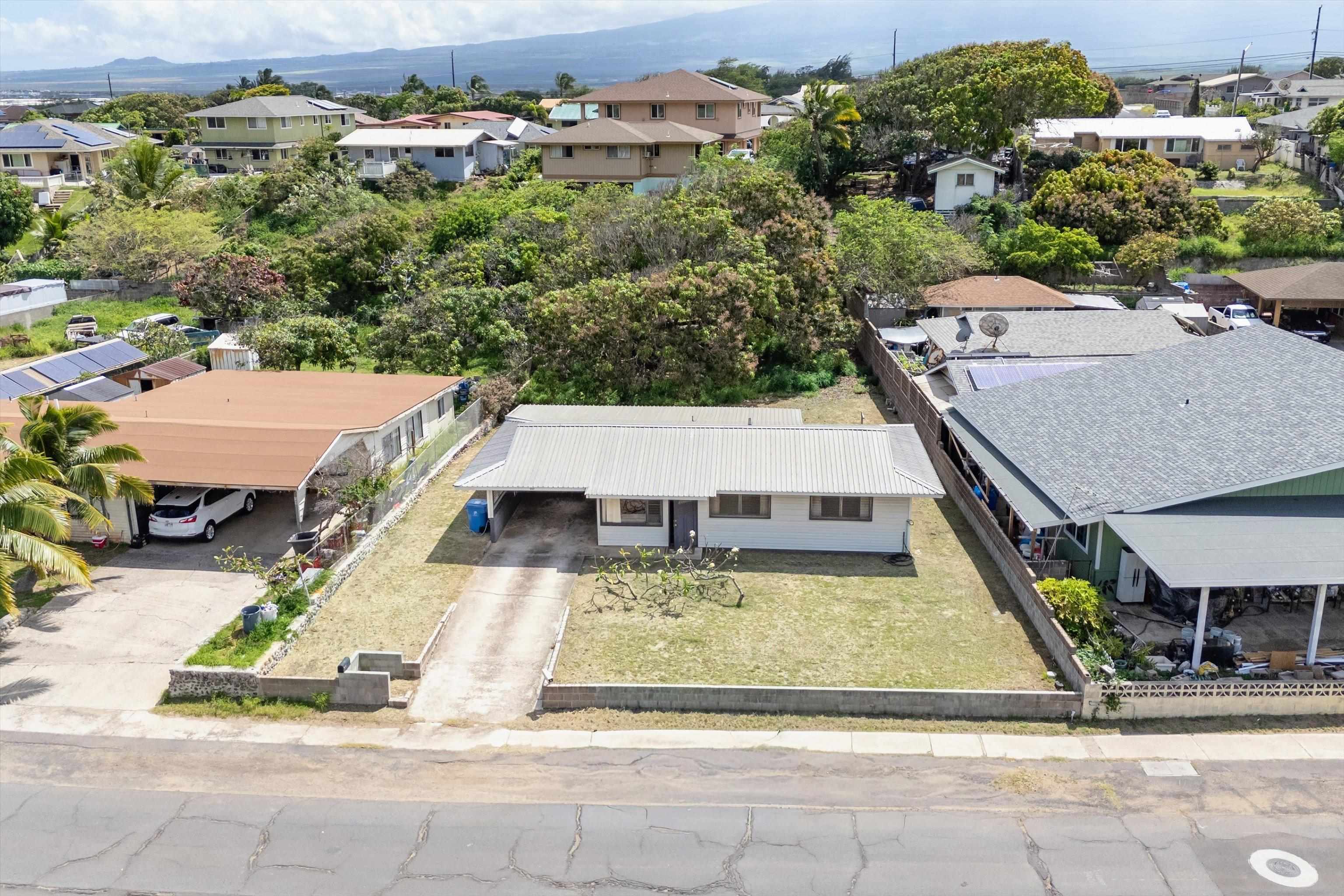 557  Maalo St , Kahului home - photo 35 of 39