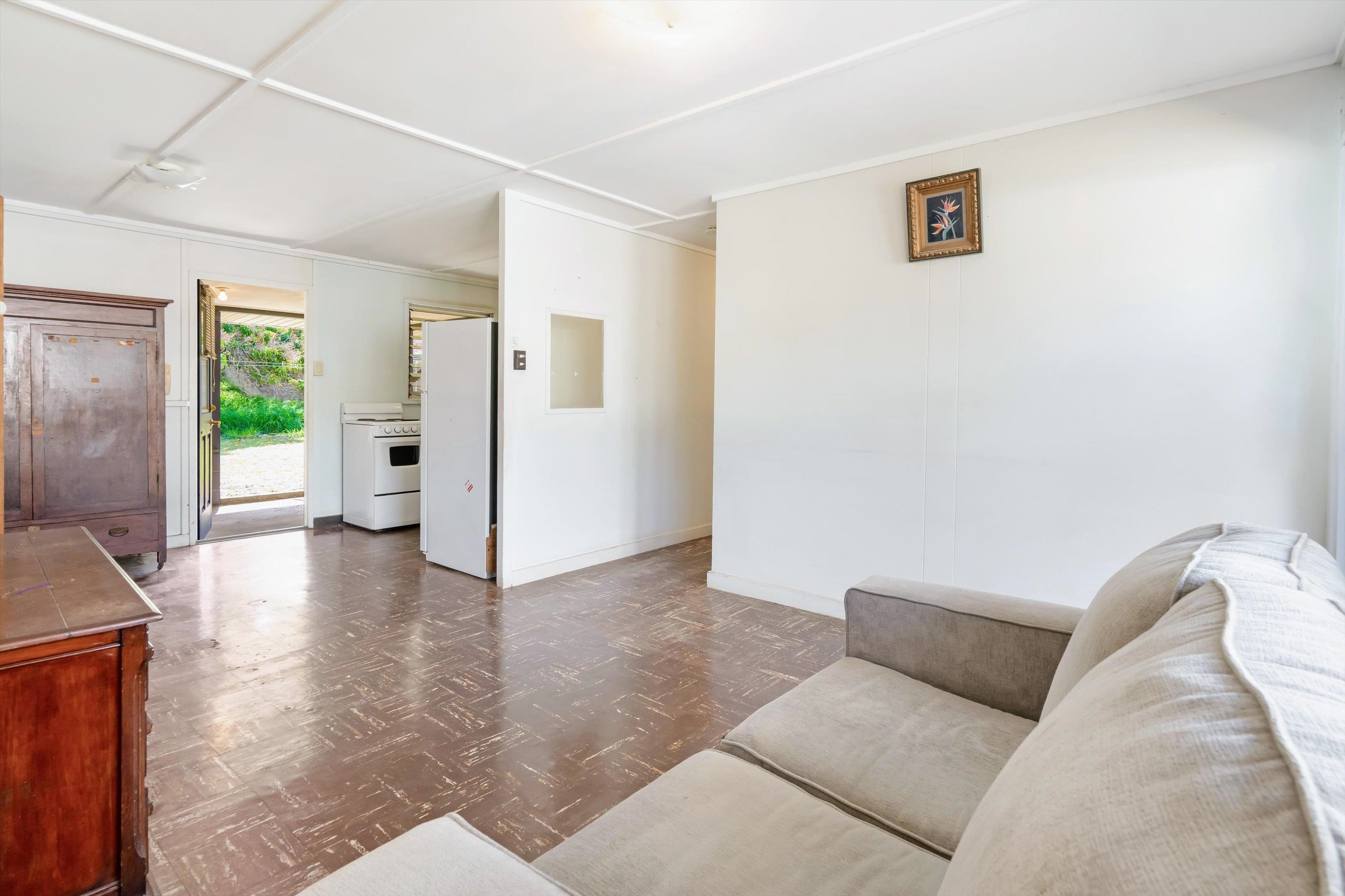 557  Maalo St , Kahului home - photo 7 of 39