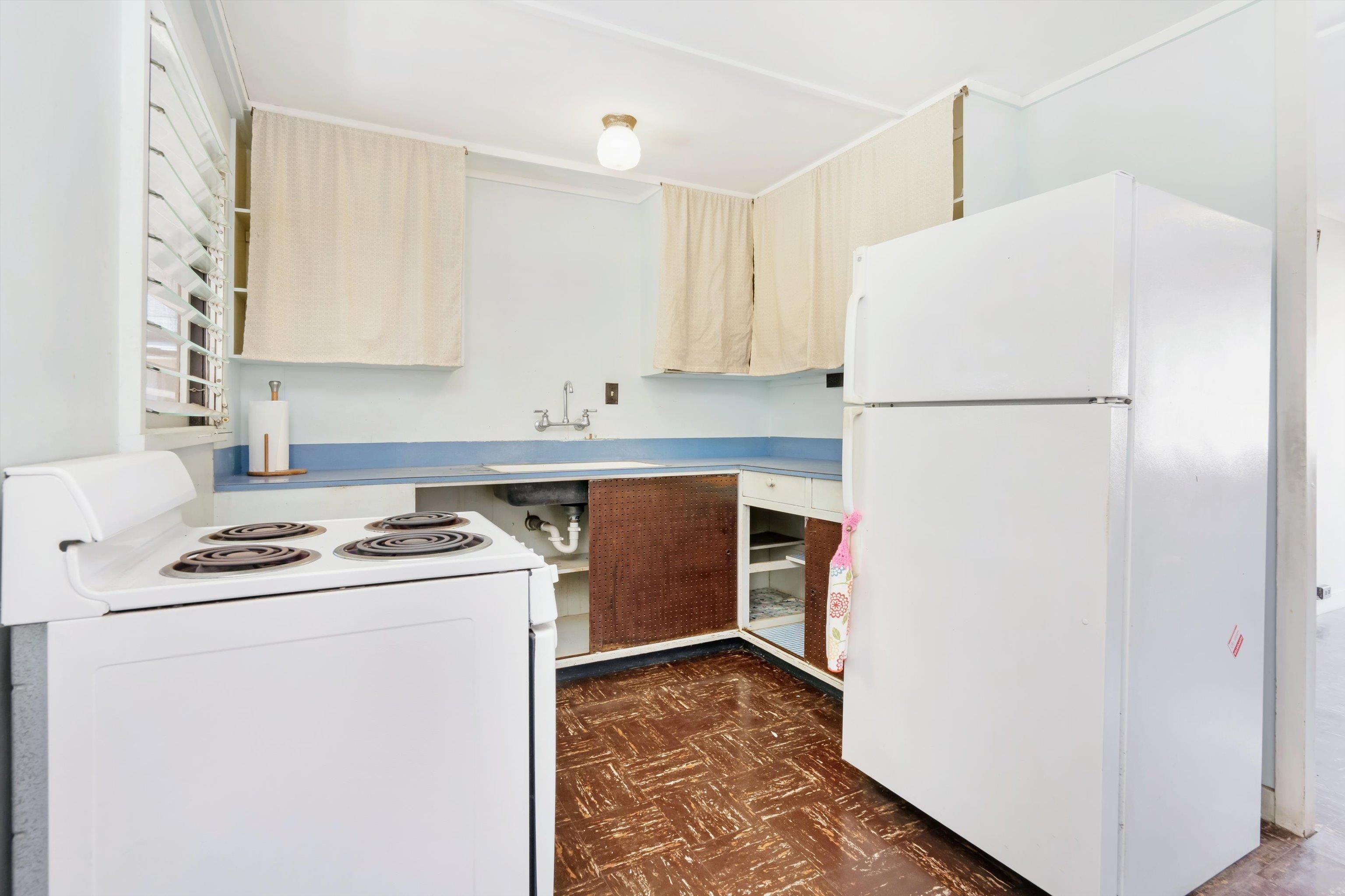 557  Maalo St , Kahului home - photo 8 of 39