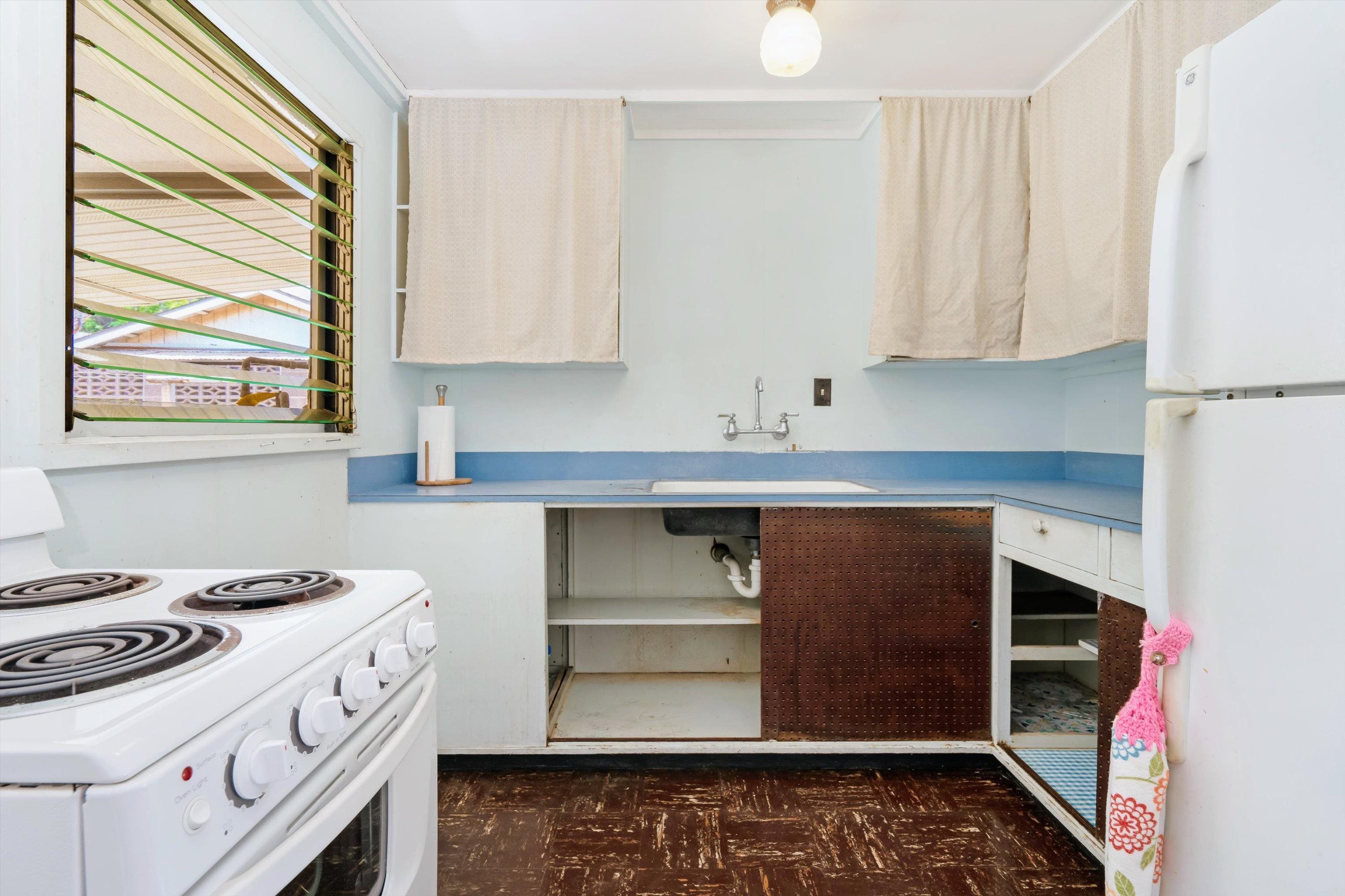 557  Maalo St , Kahului home - photo 9 of 39