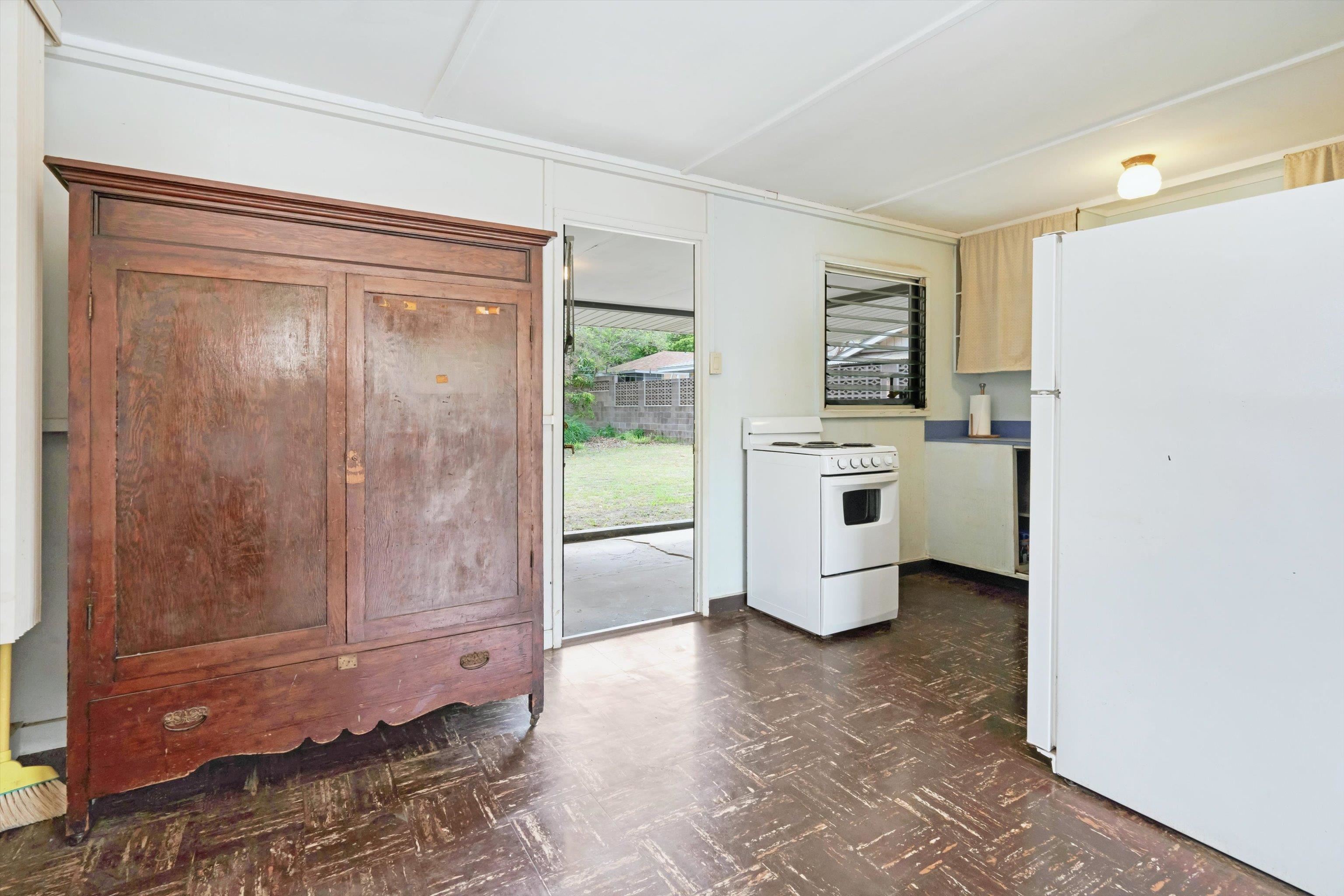 557  Maalo St , Kahului home - photo 10 of 39