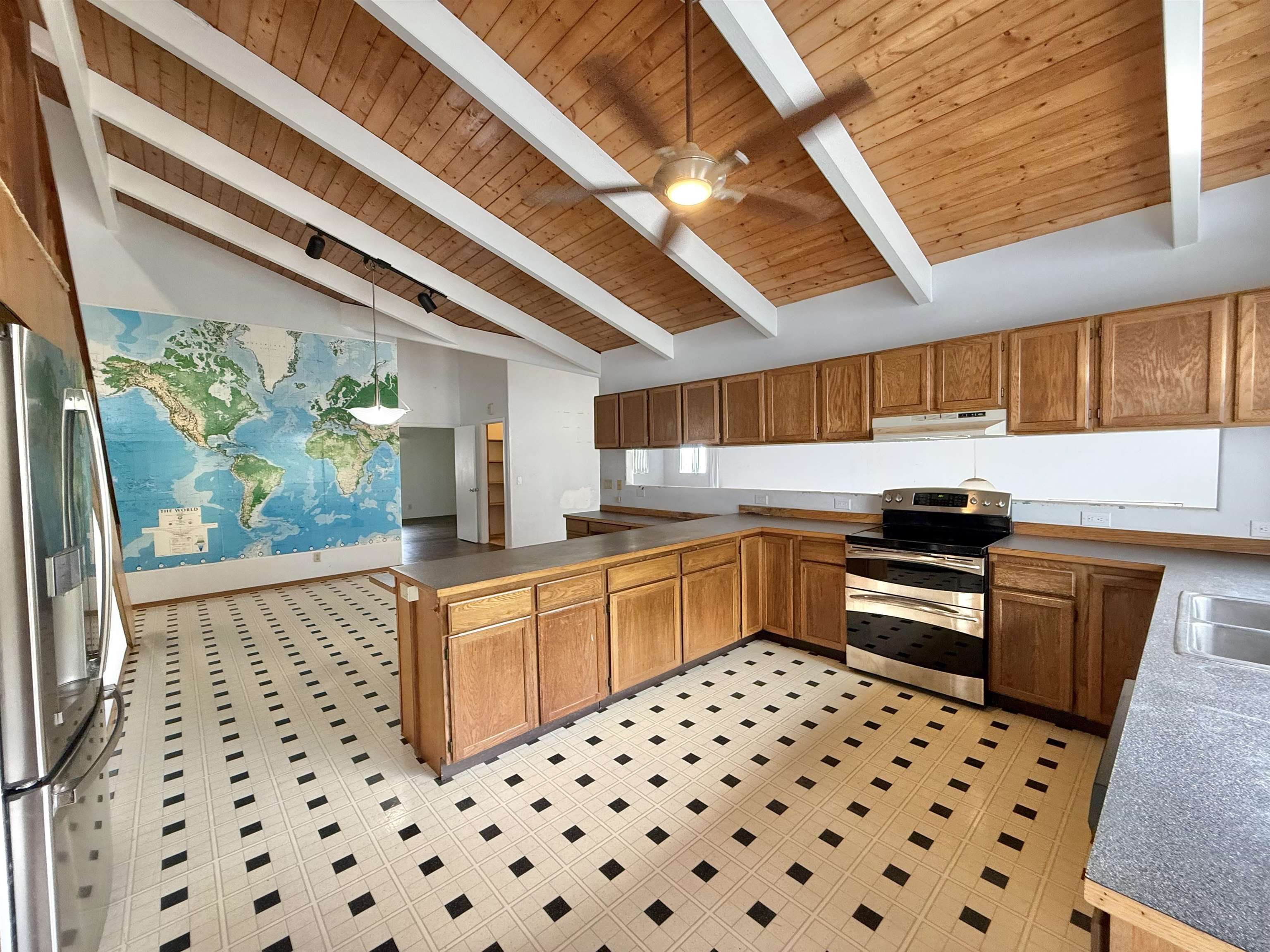 558  Polulani Dr , Wailuku home - photo 14 of 50