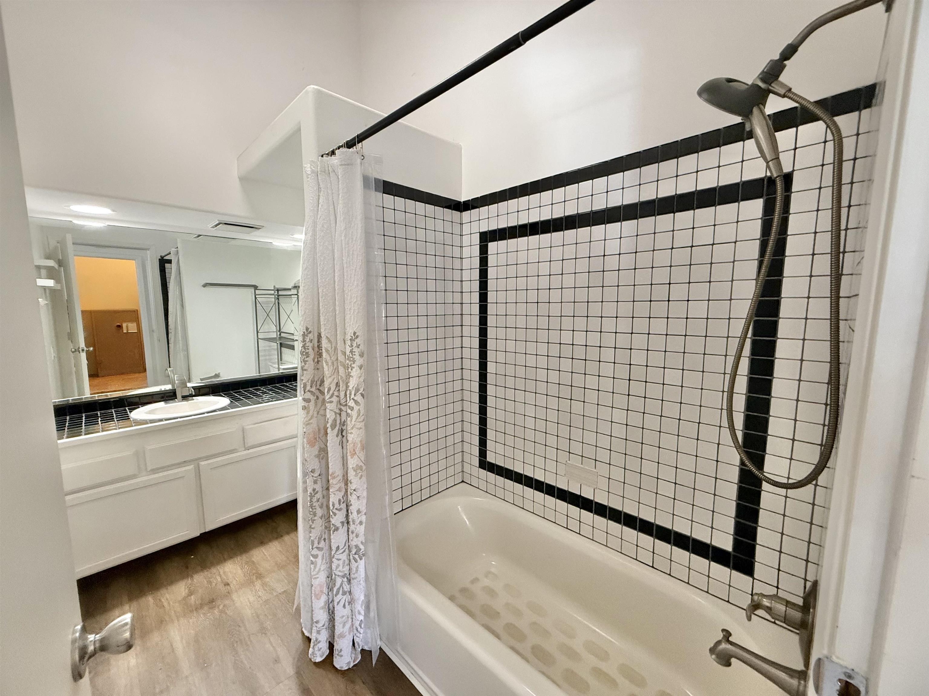 558  Polulani Dr , Wailuku home - photo 17 of 50