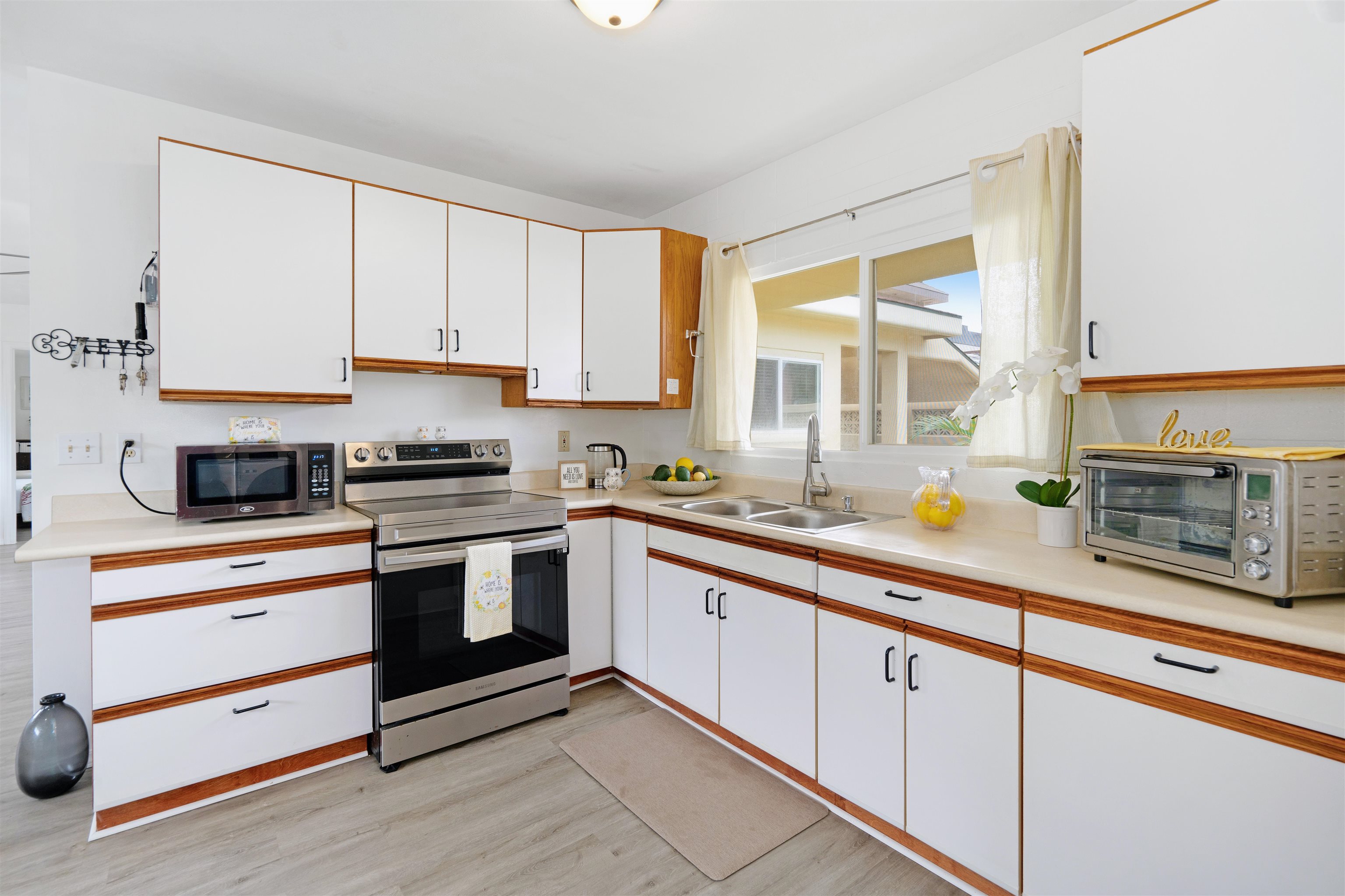 561  Kainalu Pl Paukukalo, Wailuku home - photo 2 of 47