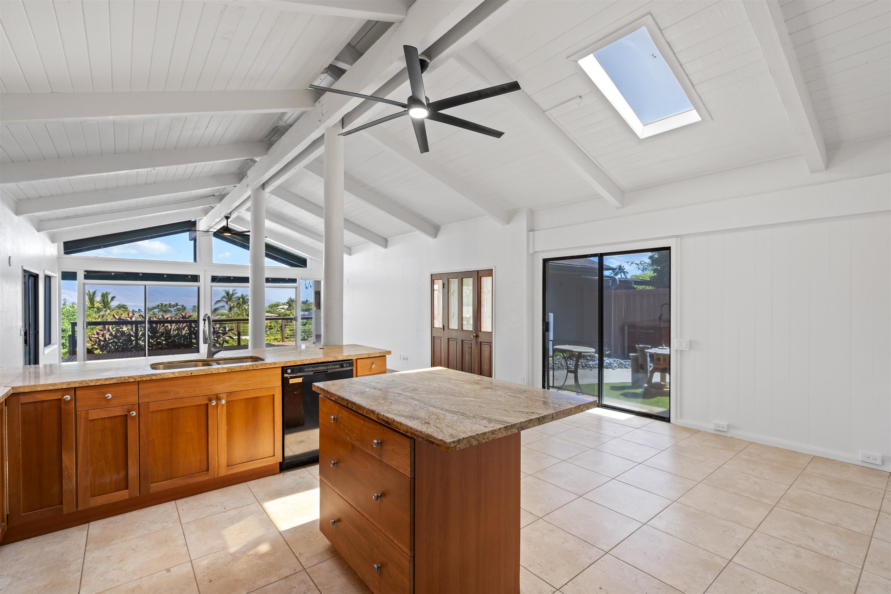 561  Kaleo Dr , Maui Meadows home - photo 14 of 33