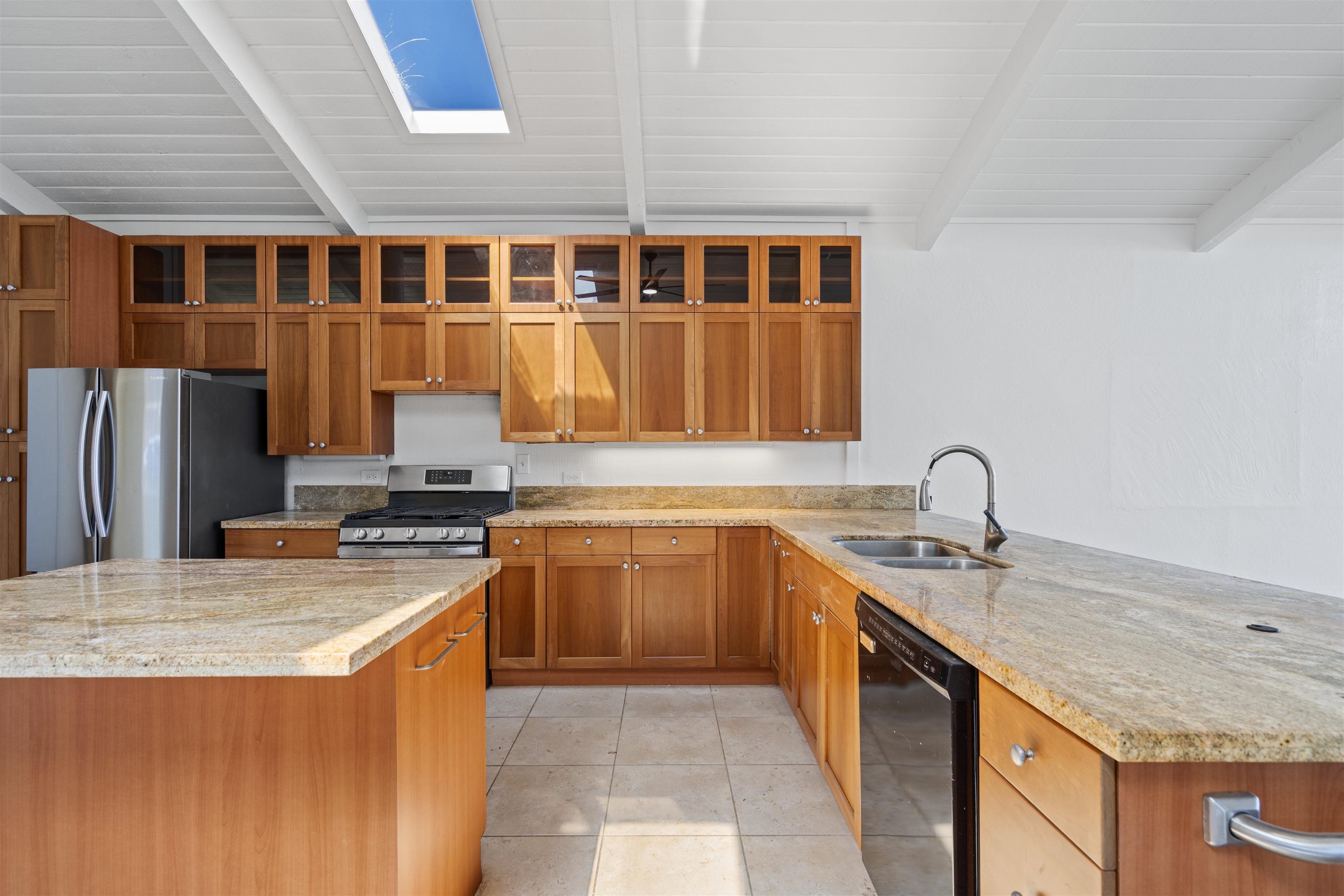 561  Kaleo Dr , Maui Meadows home - photo 9 of 33