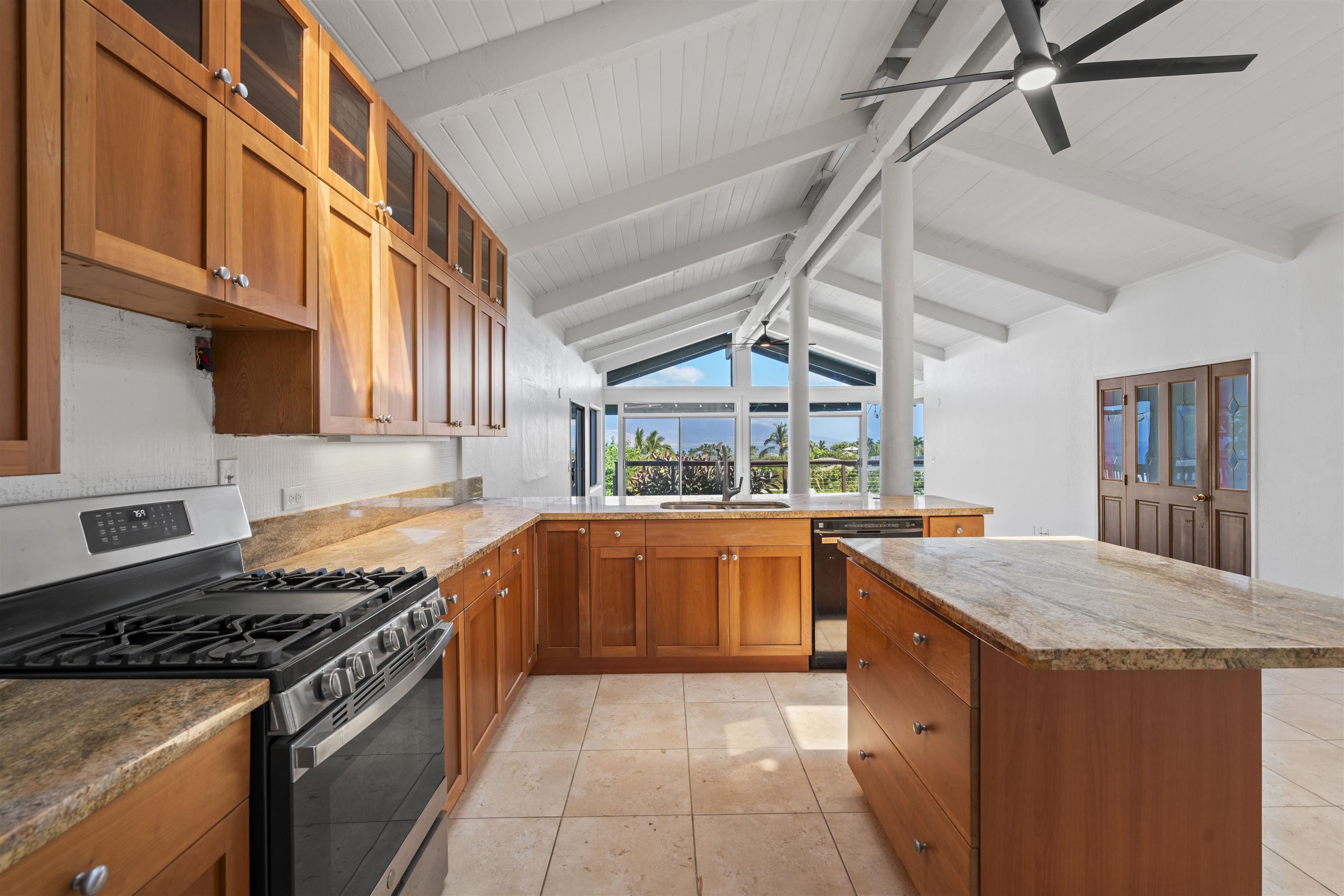 561  Kaleo Dr , Maui Meadows home - photo 10 of 33