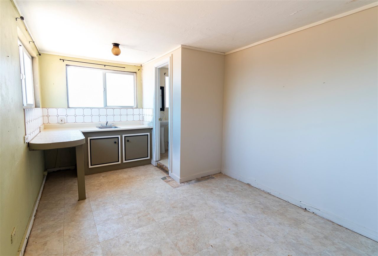 570  Linekona Pl , Wailuku home - photo 15 of 23