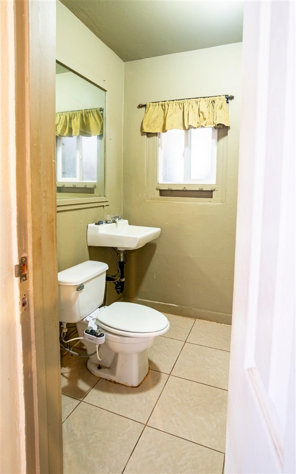 570  Linekona Pl , Wailuku home - photo 19 of 23
