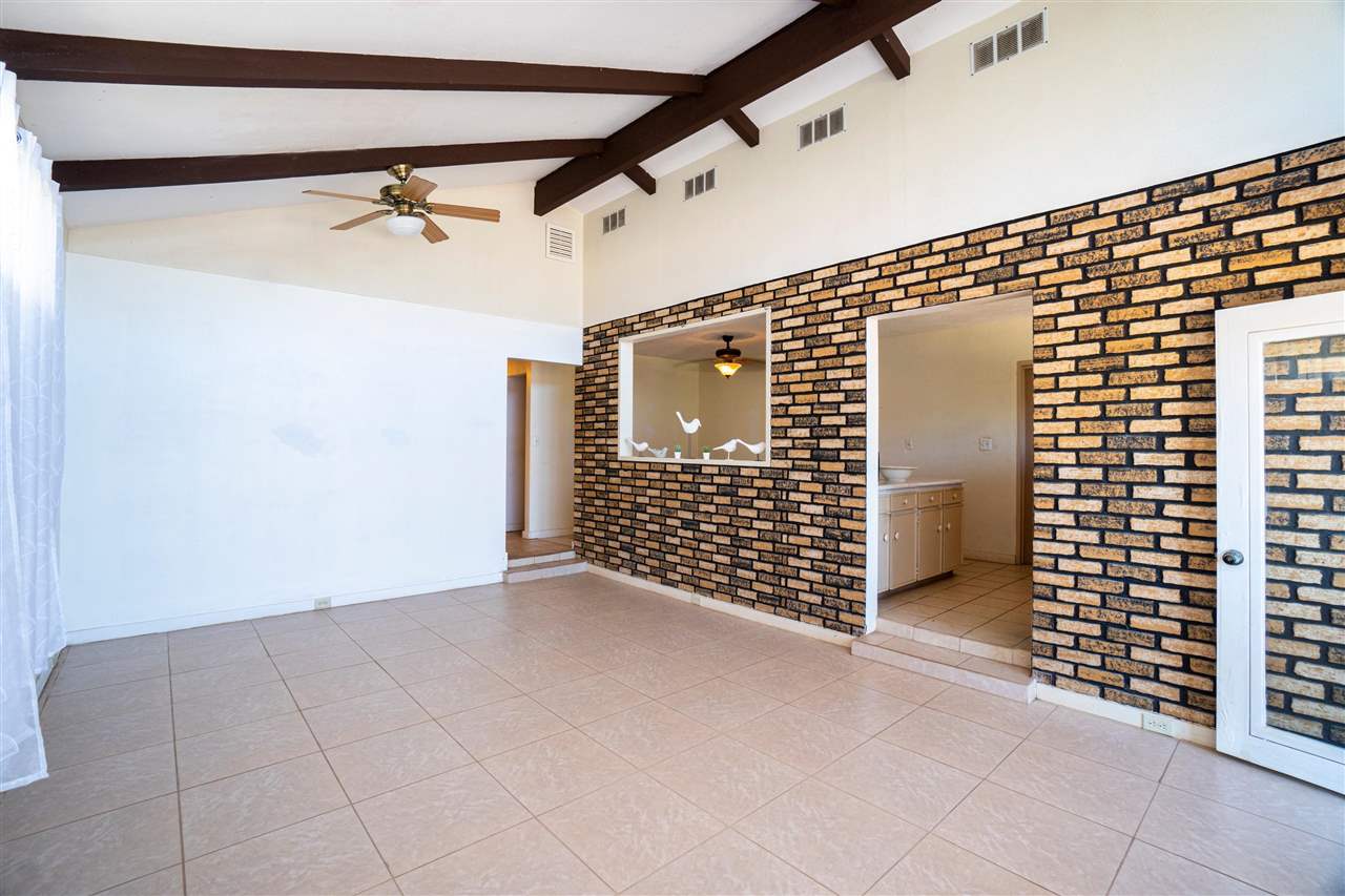 570  Linekona Pl , Wailuku home - photo 5 of 23