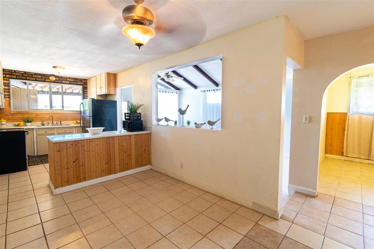 570  Linekona Pl , Wailuku home - photo 7 of 23
