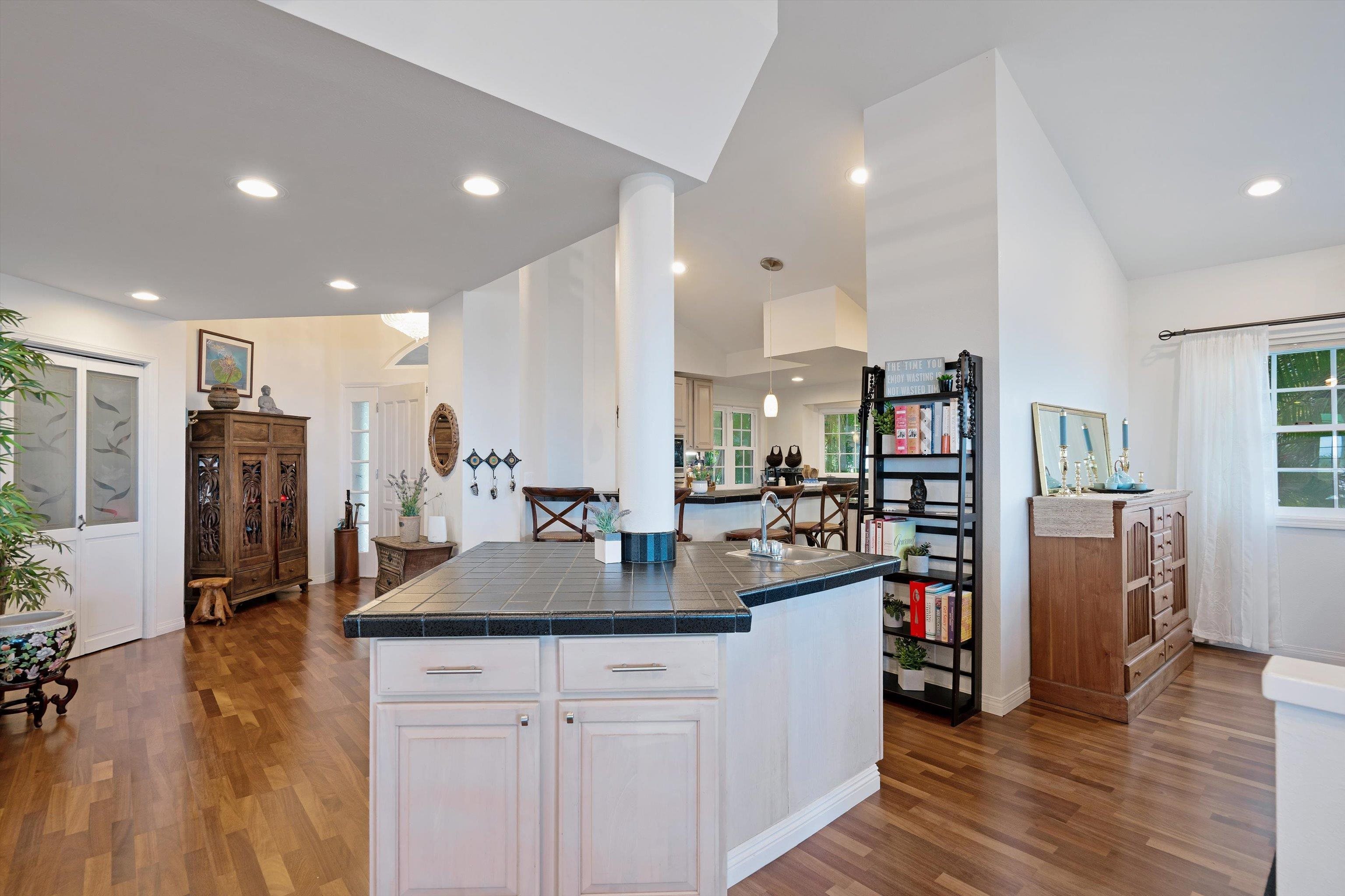 571  Alu Rd Wailuku Heights, Wailuku home - photo 16 of 50