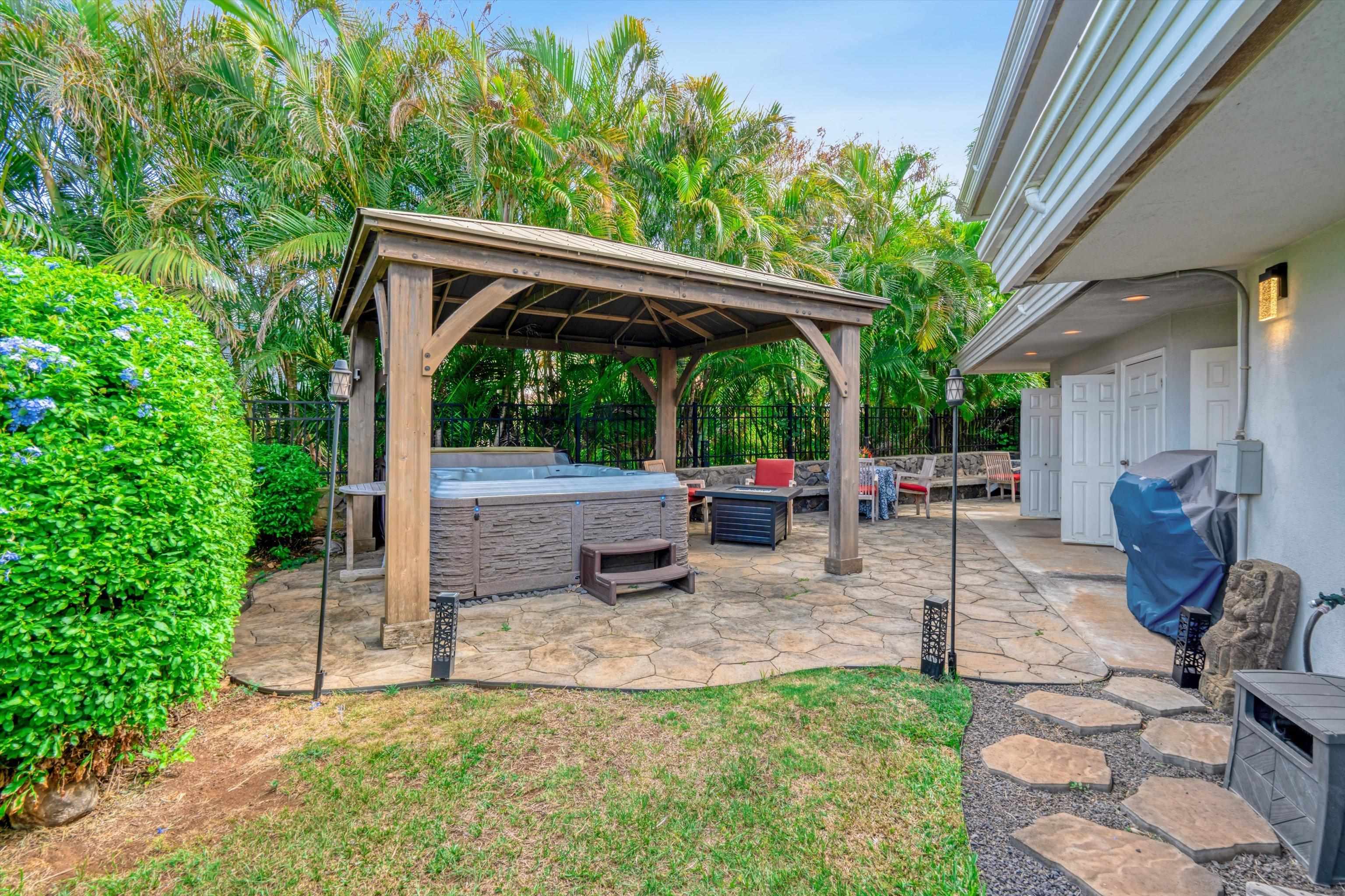 571  Alu Rd Wailuku Heights, Wailuku home - photo 34 of 50