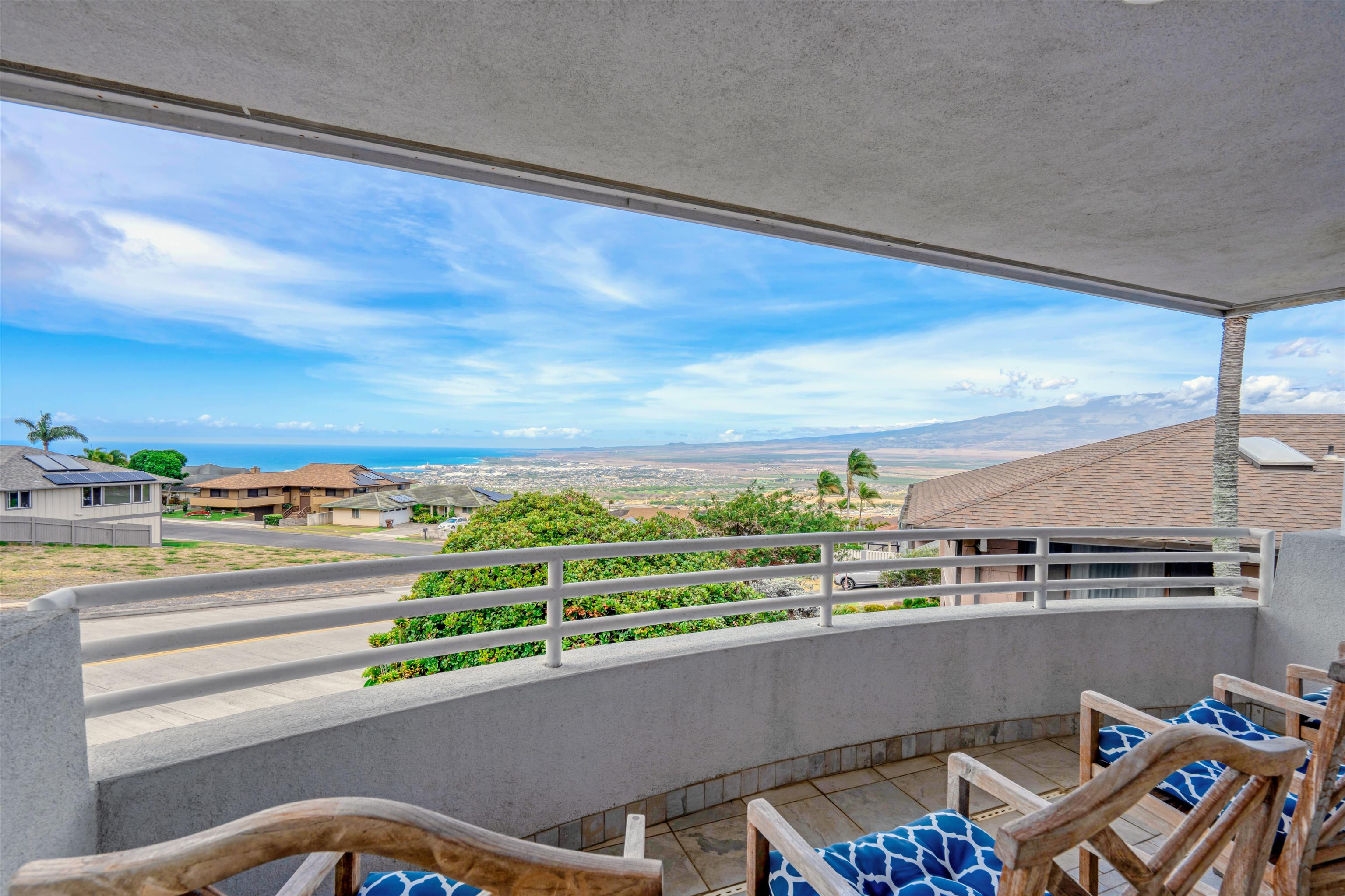 571  Alu Rd Wailuku Heights, Wailuku home - photo 8 of 48