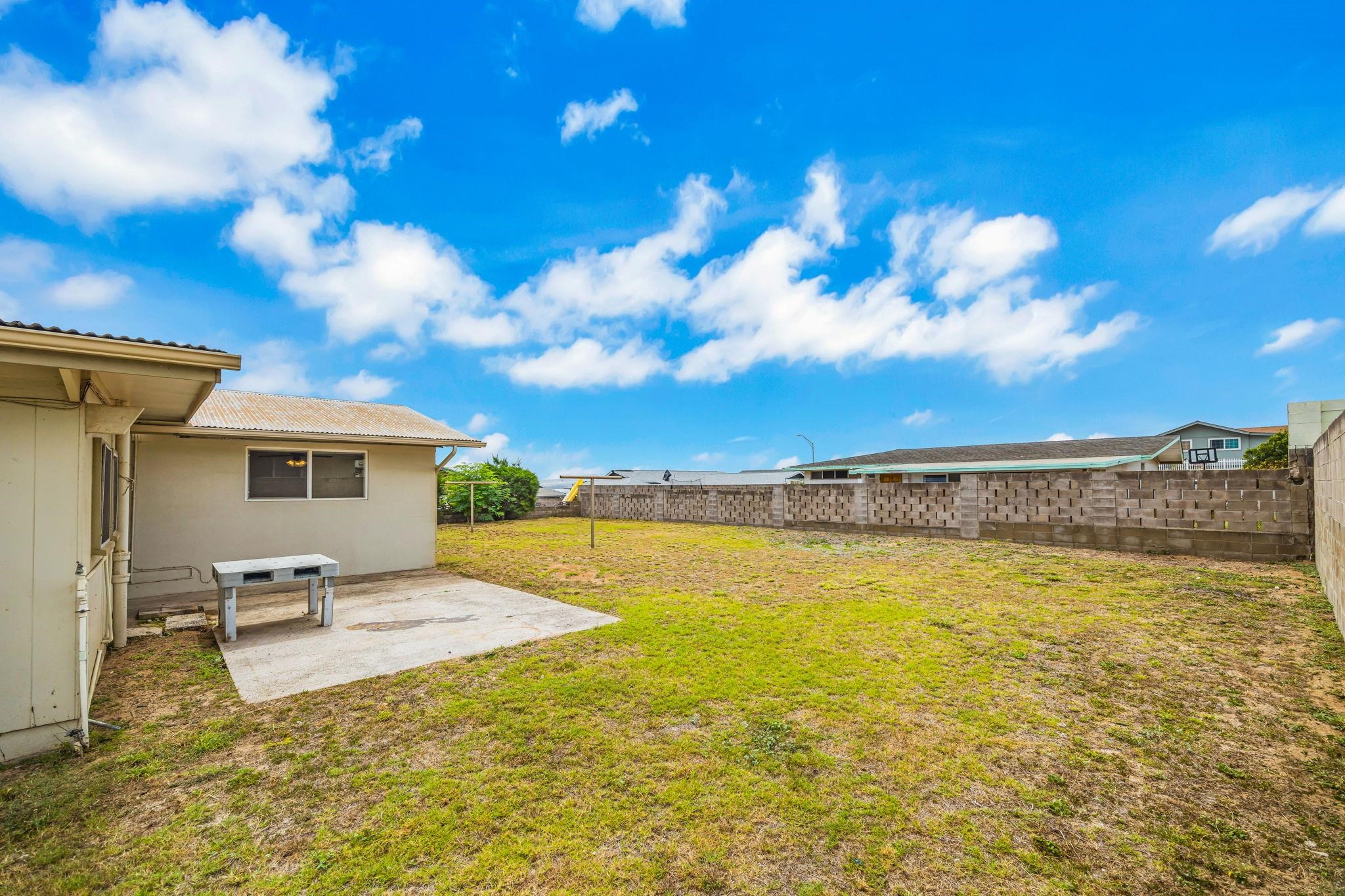 572  Pio Dr , Kahului home - photo 37 of 46