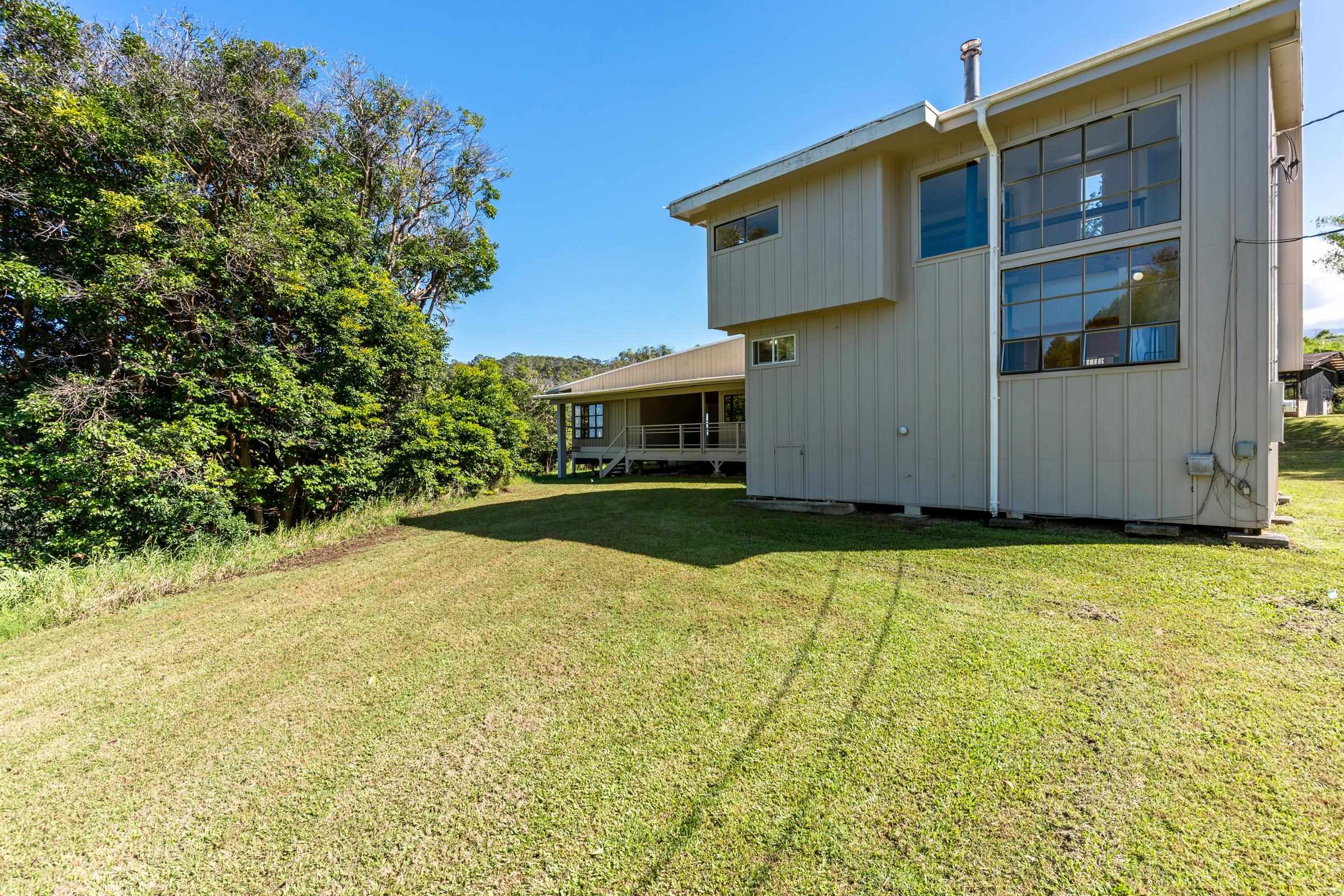 575  Awalau Rd , Haiku home - photo 13 of 50