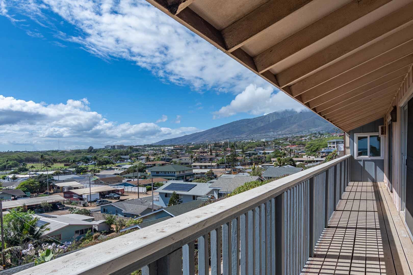 582  Liholiho St , Wailuku home - photo 11 of 50