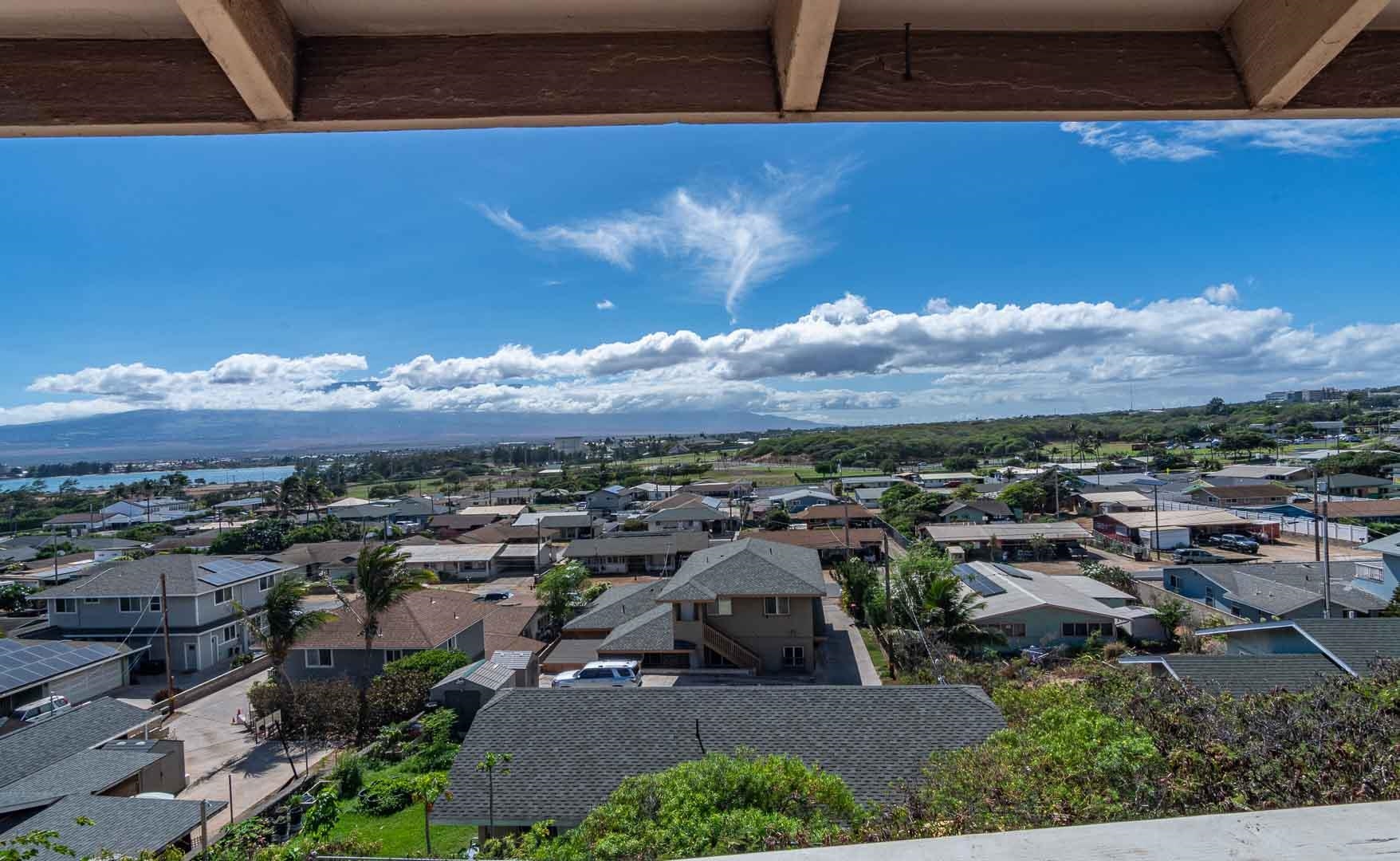 582  Liholiho St , Wailuku home - photo 13 of 50