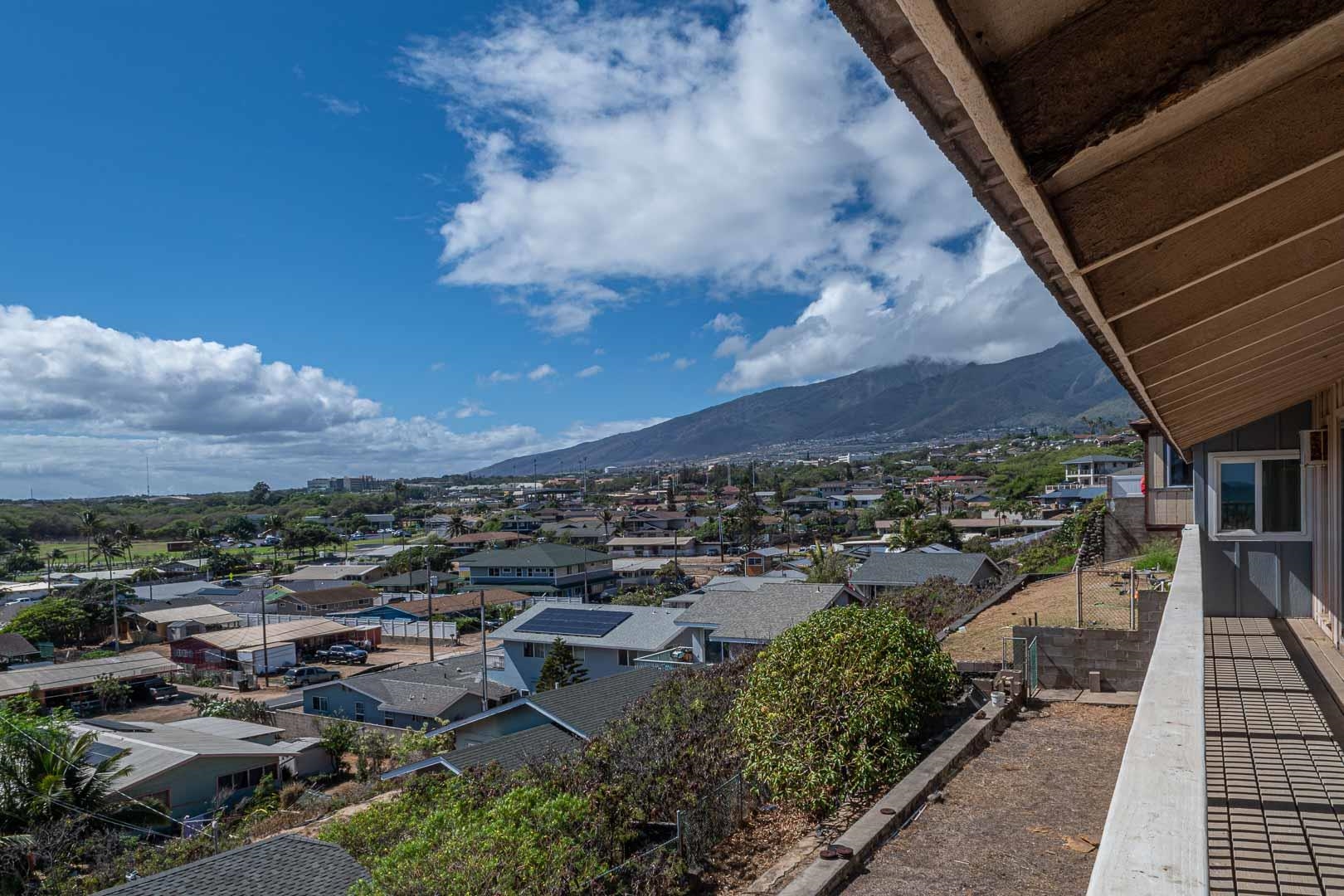 582  Liholiho St , Wailuku home - photo 16 of 50