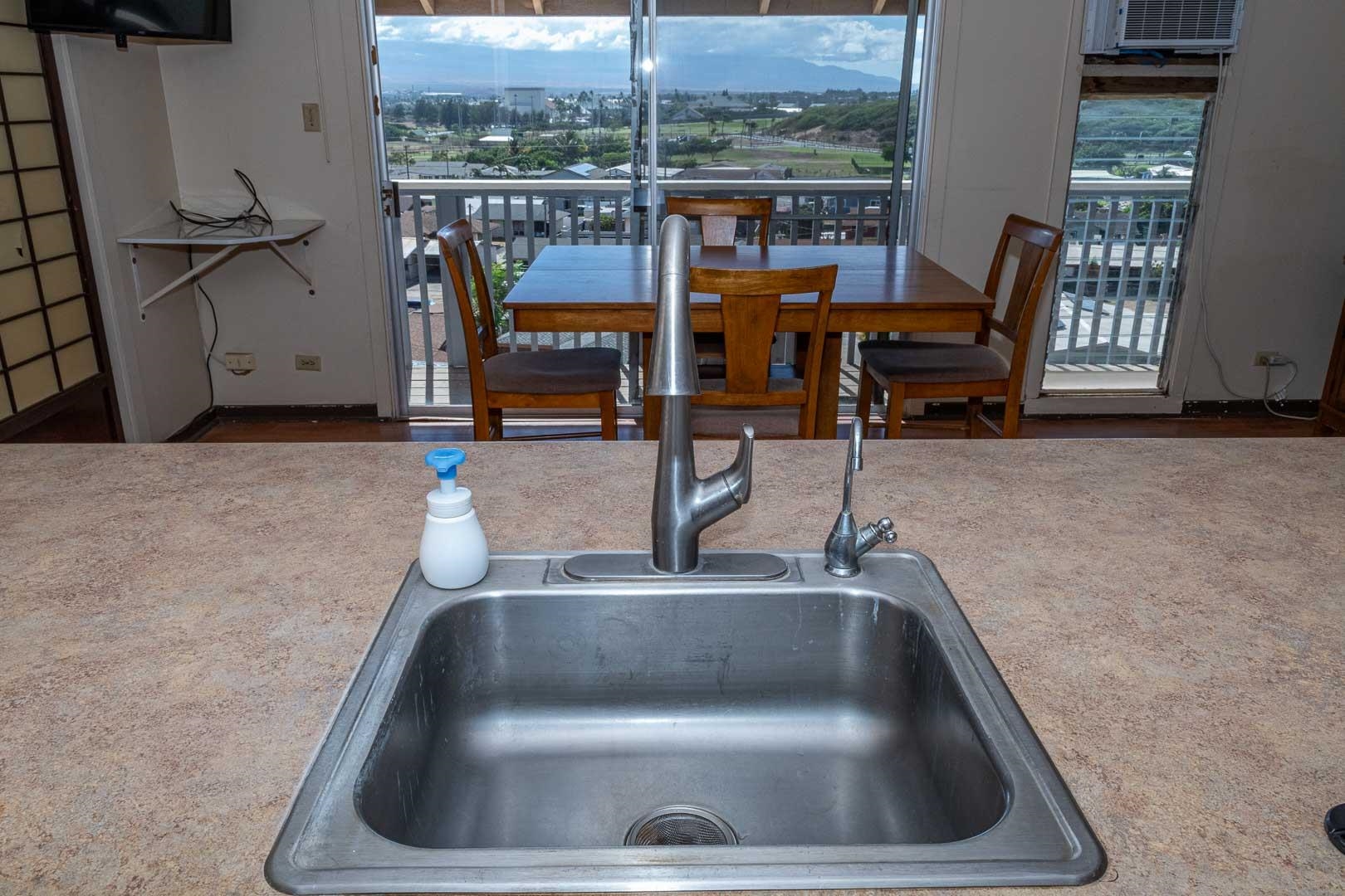 582  Liholiho St , Wailuku home - photo 9 of 50