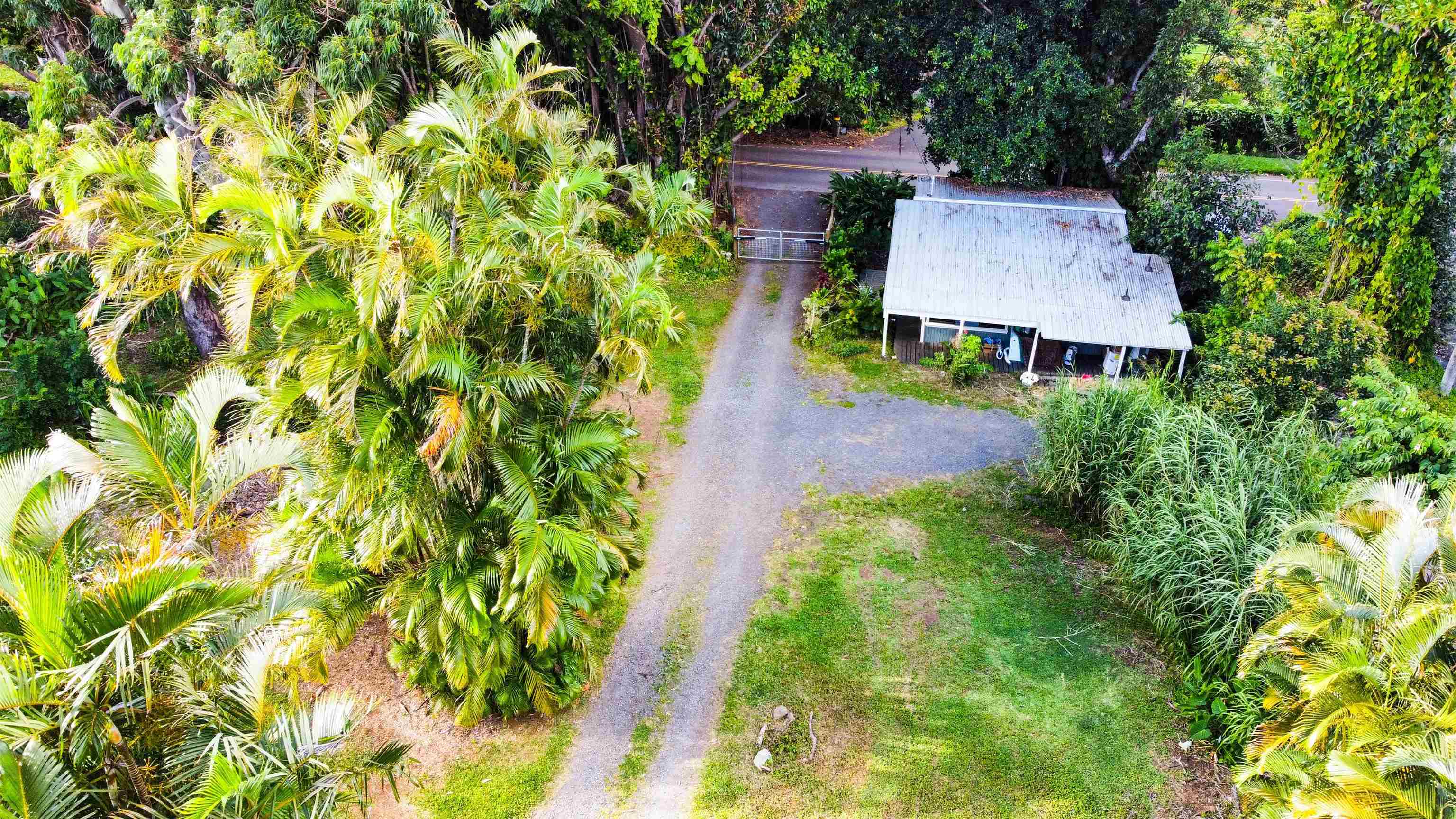 585  Kaupakalua Rd , Haiku home - photo 9 of 28