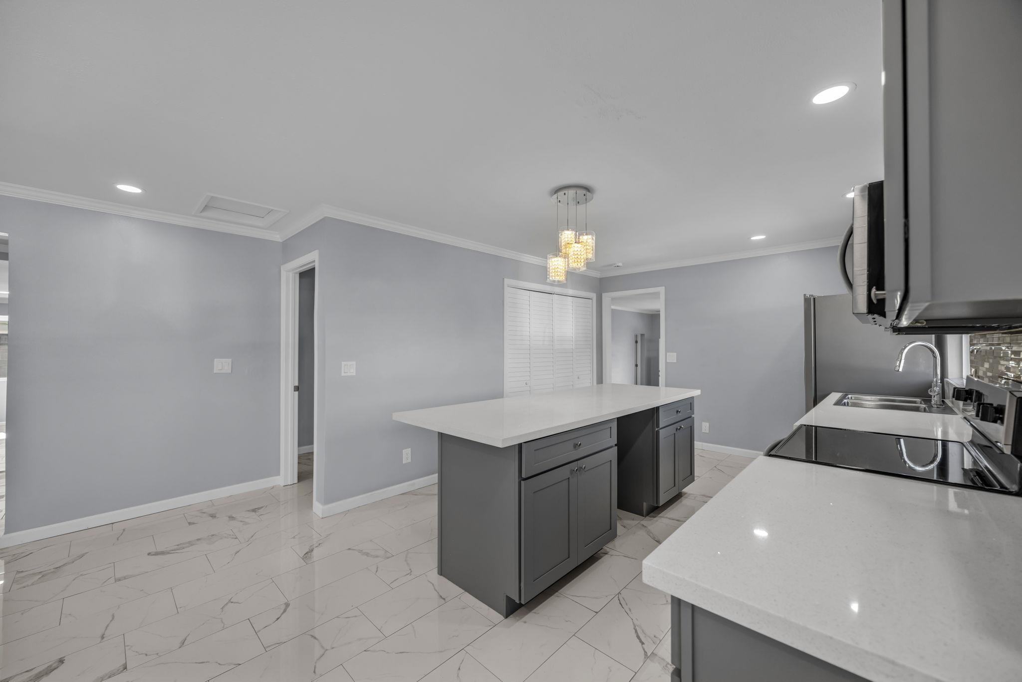 585  Linekona Pl , Wailuku home - photo 12 of 50