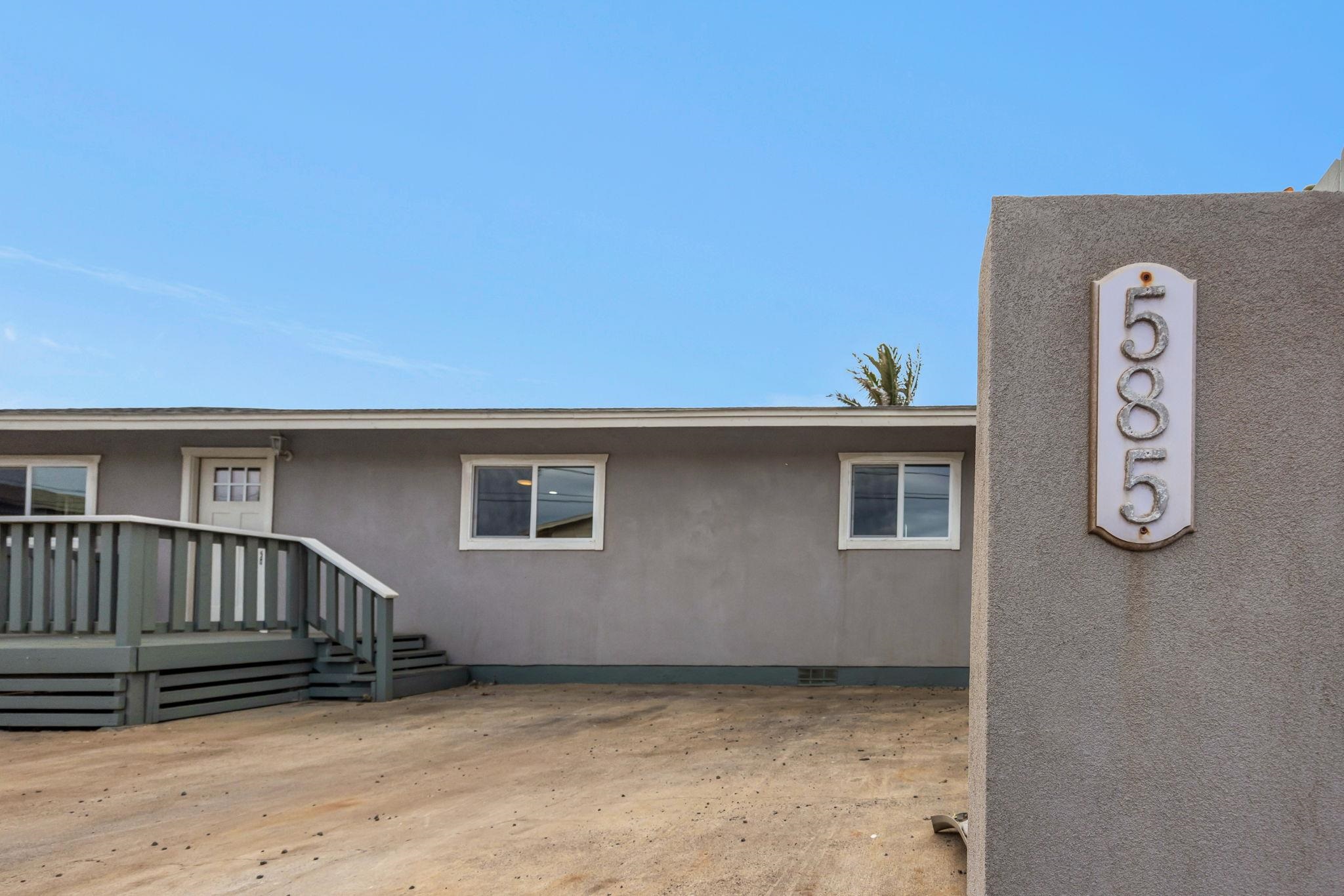 585  Linekona Pl , Wailuku home - photo 3 of 50