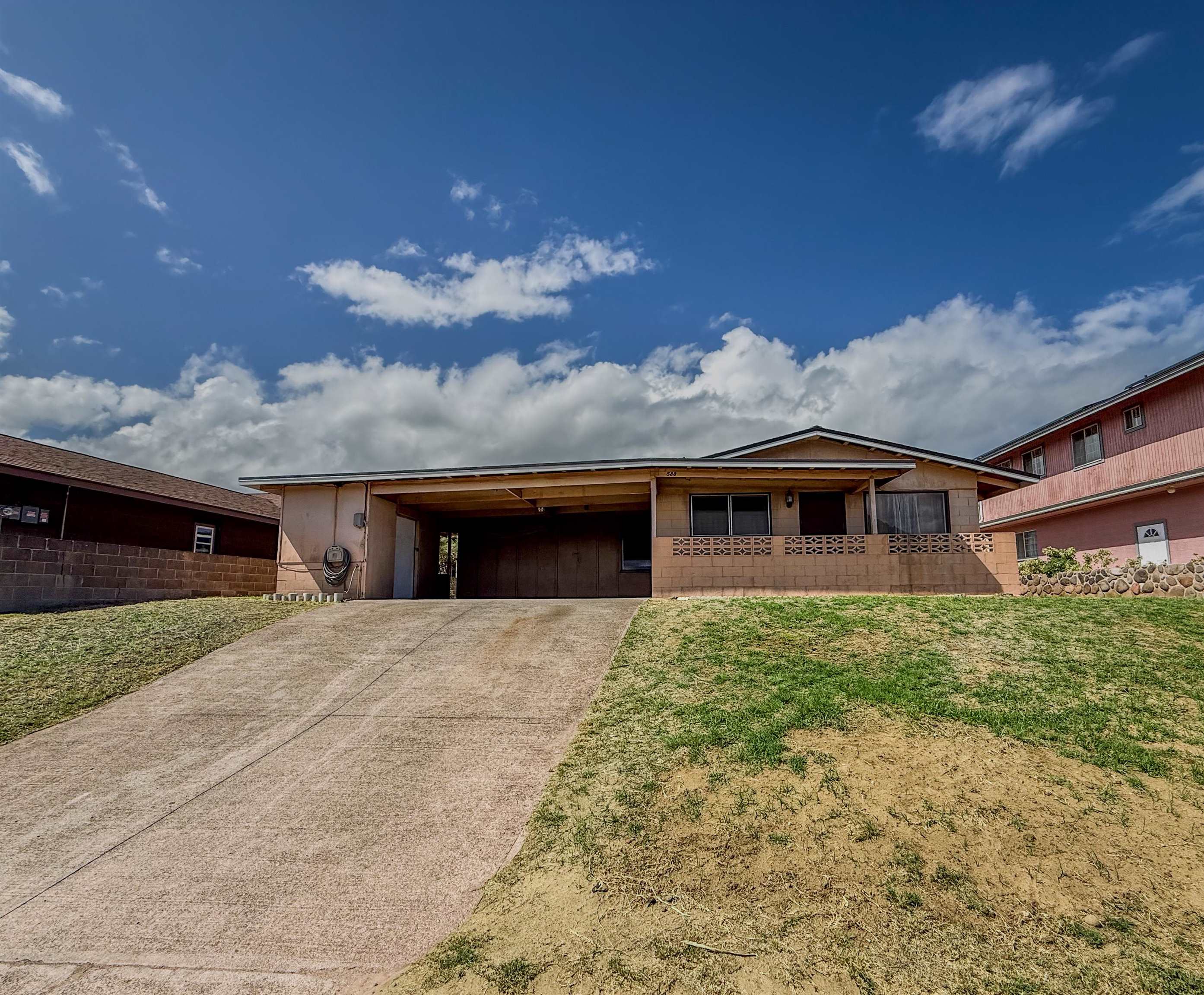 588  Pohaku St , Kahului home - photo 2 of 31