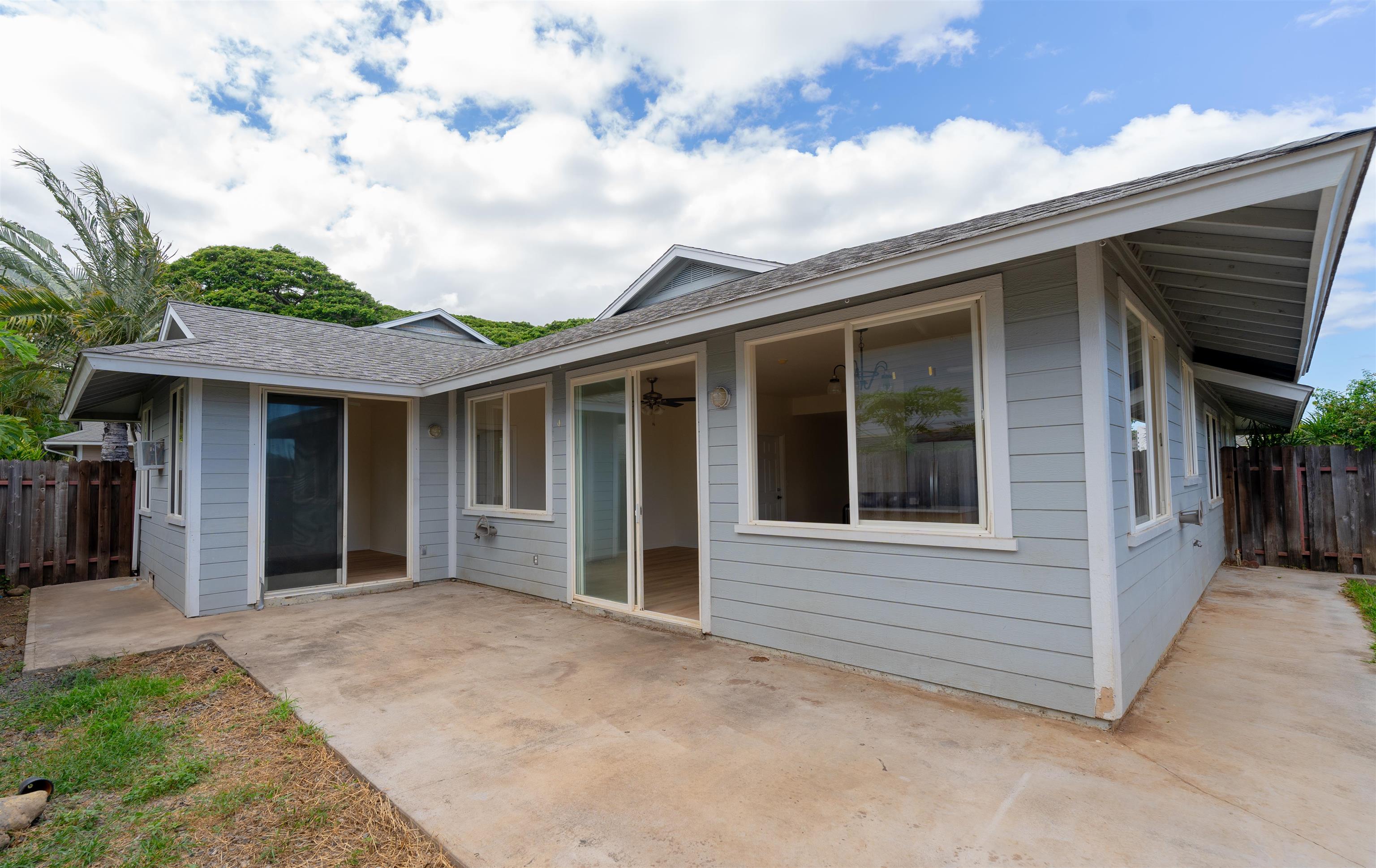 590  Akolea St Kaimana, Wailuku home - photo 3 of 10