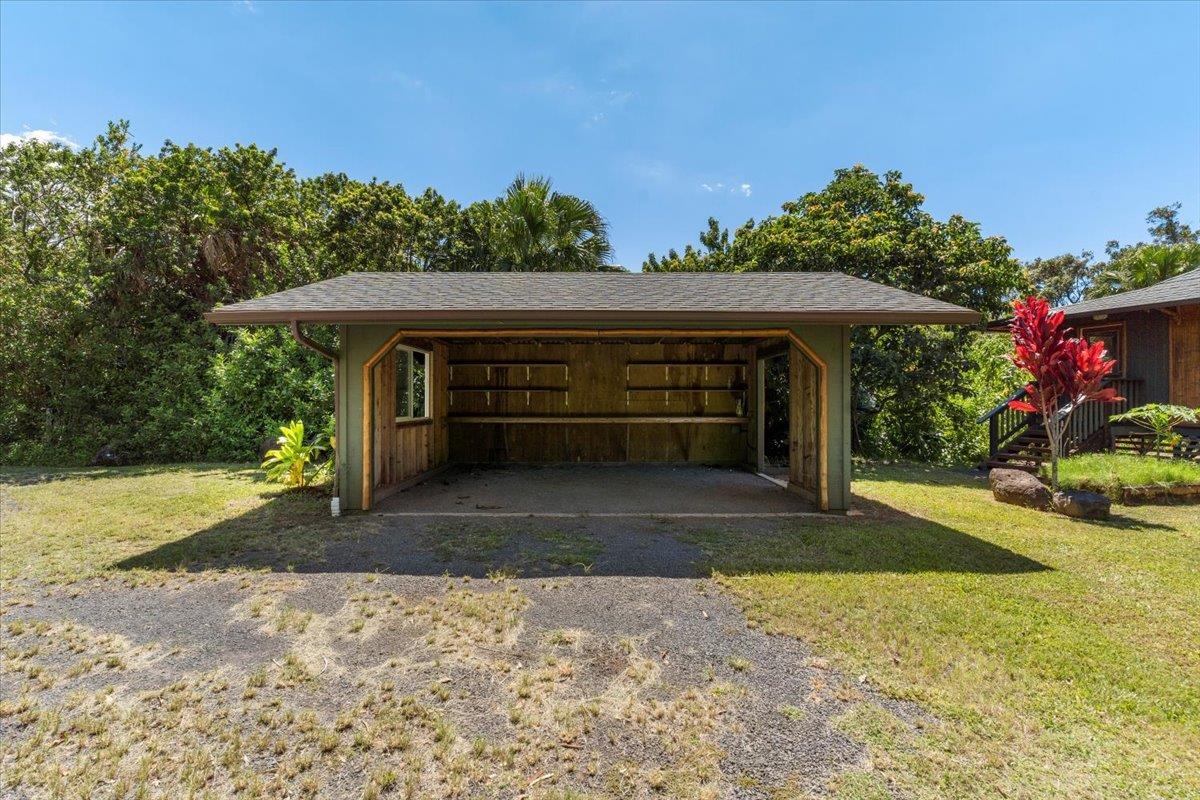 590  Kuiaha Rd , Haiku home - photo 33 of 42