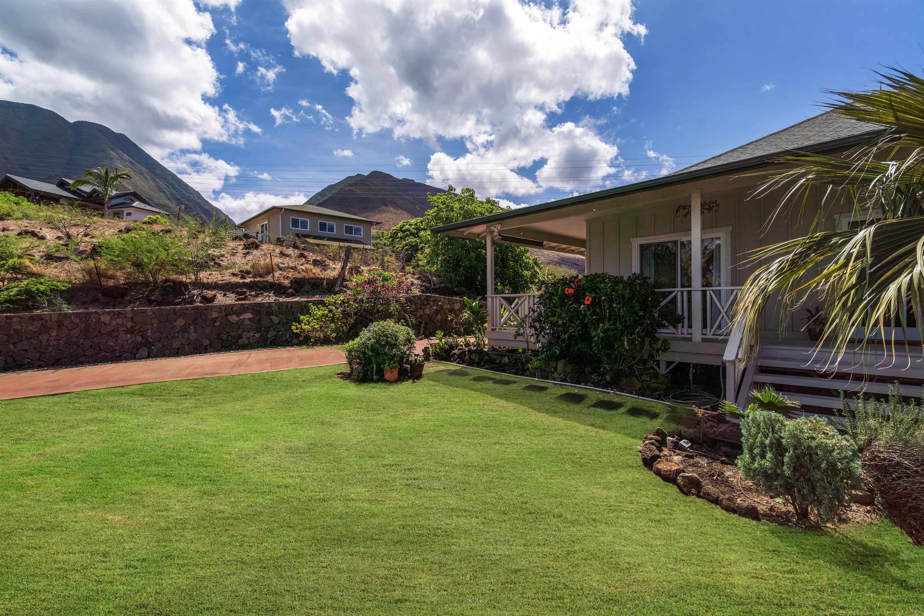 60  Huapala Pl Manalua Nui, Lahaina home - photo 10 of 50