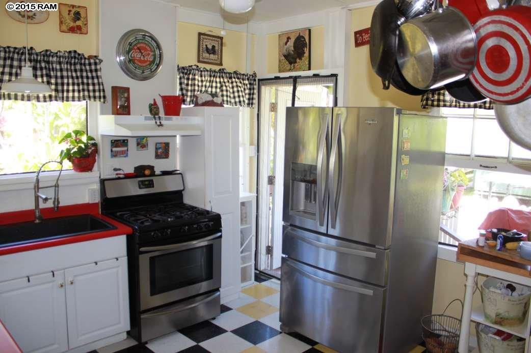 600  Kukona Pl , Wailuku home - photo 2 of 19