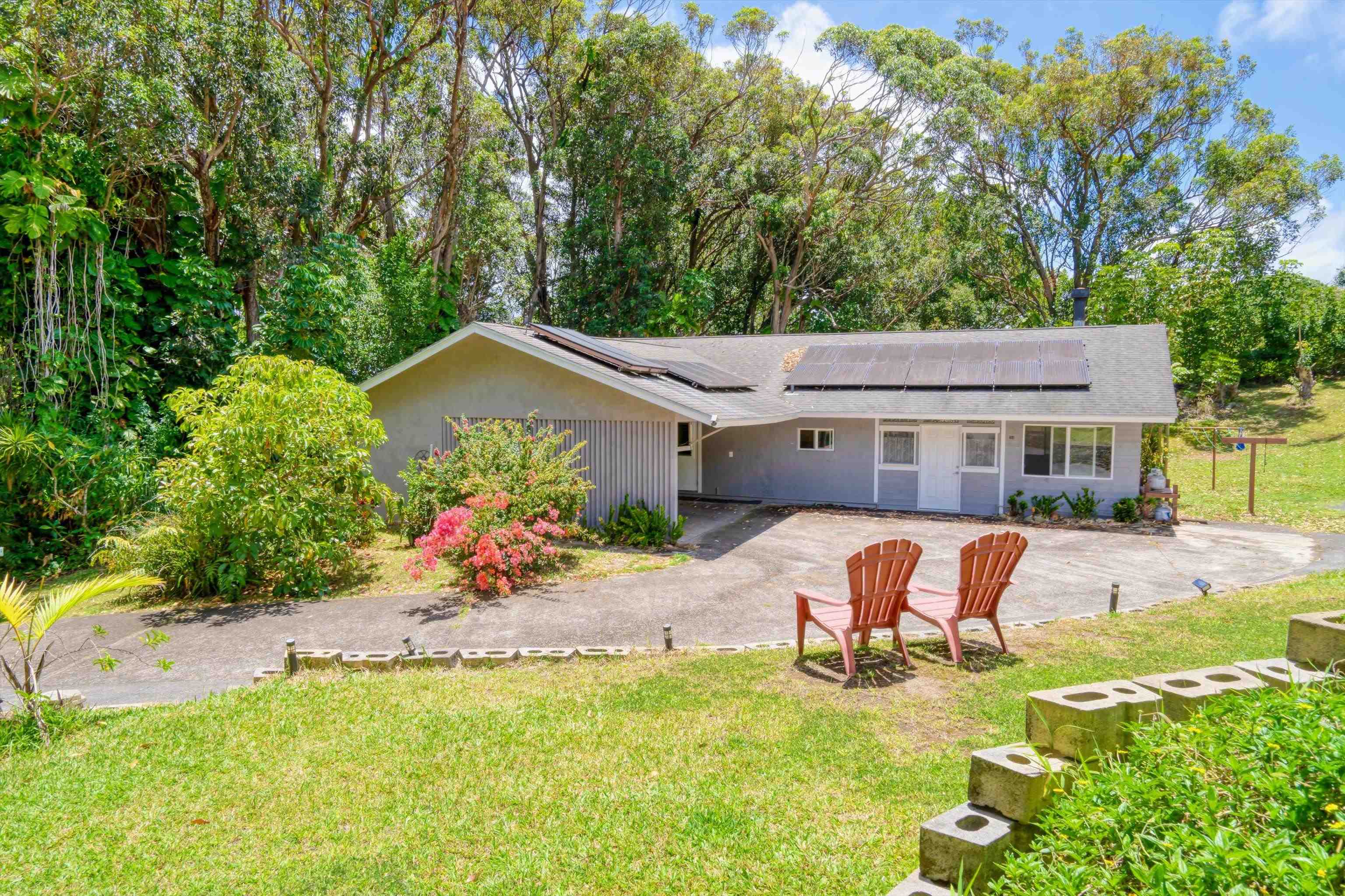 605  Kaupakalua Rd ,  home - photo 1 of 44