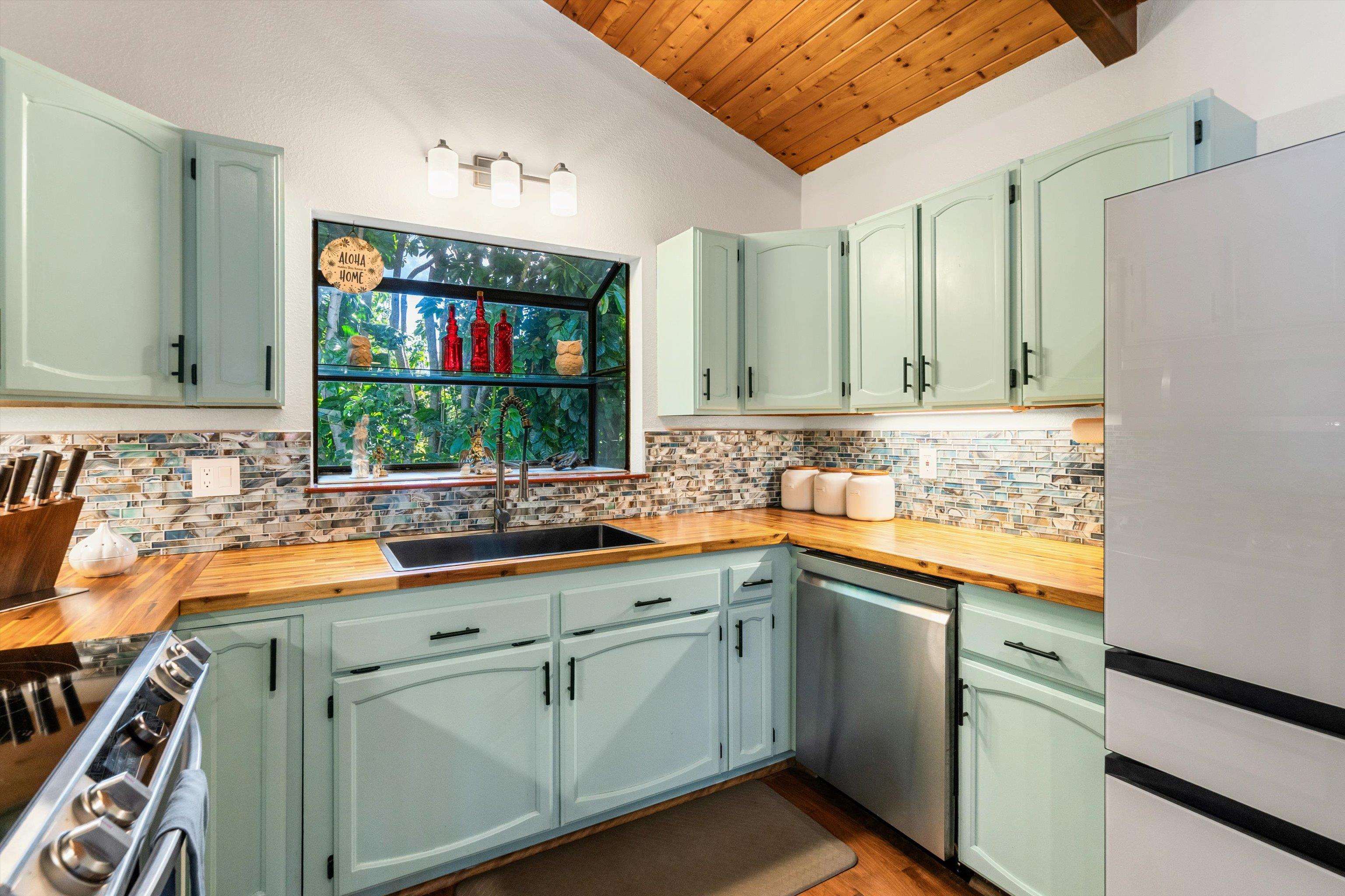 609  Loulu Way , Makawao/Olinda/Haliimaile home - photo 8 of 48