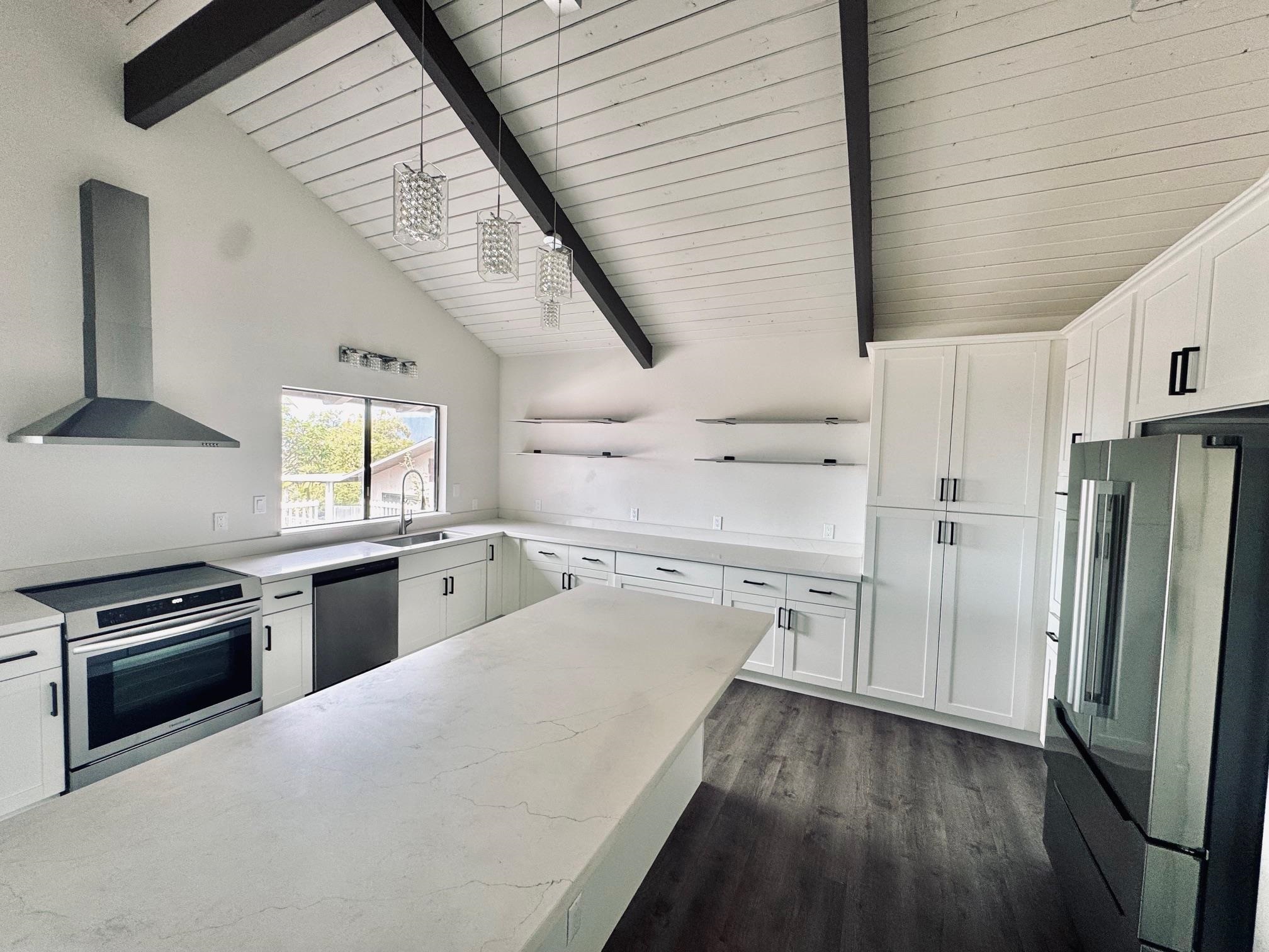 614  Kupulau Pl , Maui Meadows home - photo 12 of 32