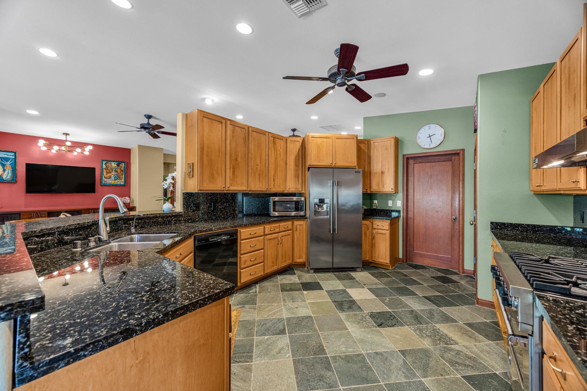 62  Ponana St , Kihei home - photo 17 of 50