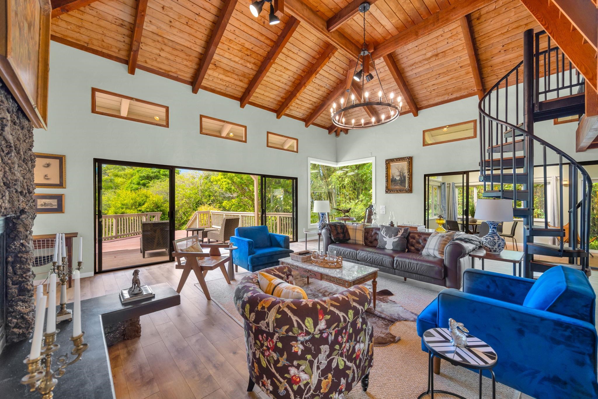 620  Awalau Rd , Haiku home - photo 5 of 50