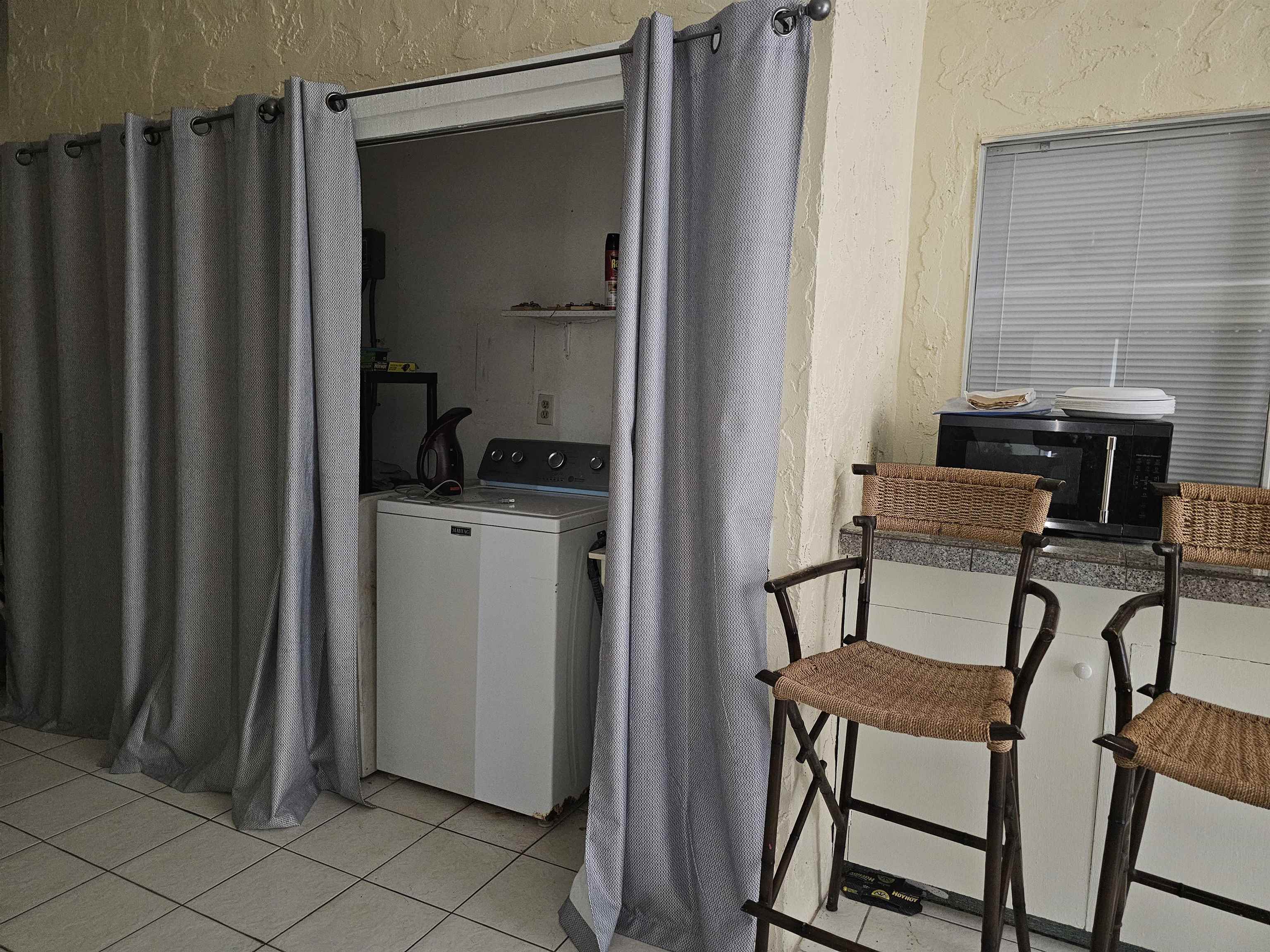 623  Oahu St , Kahului home - photo 4 of 10