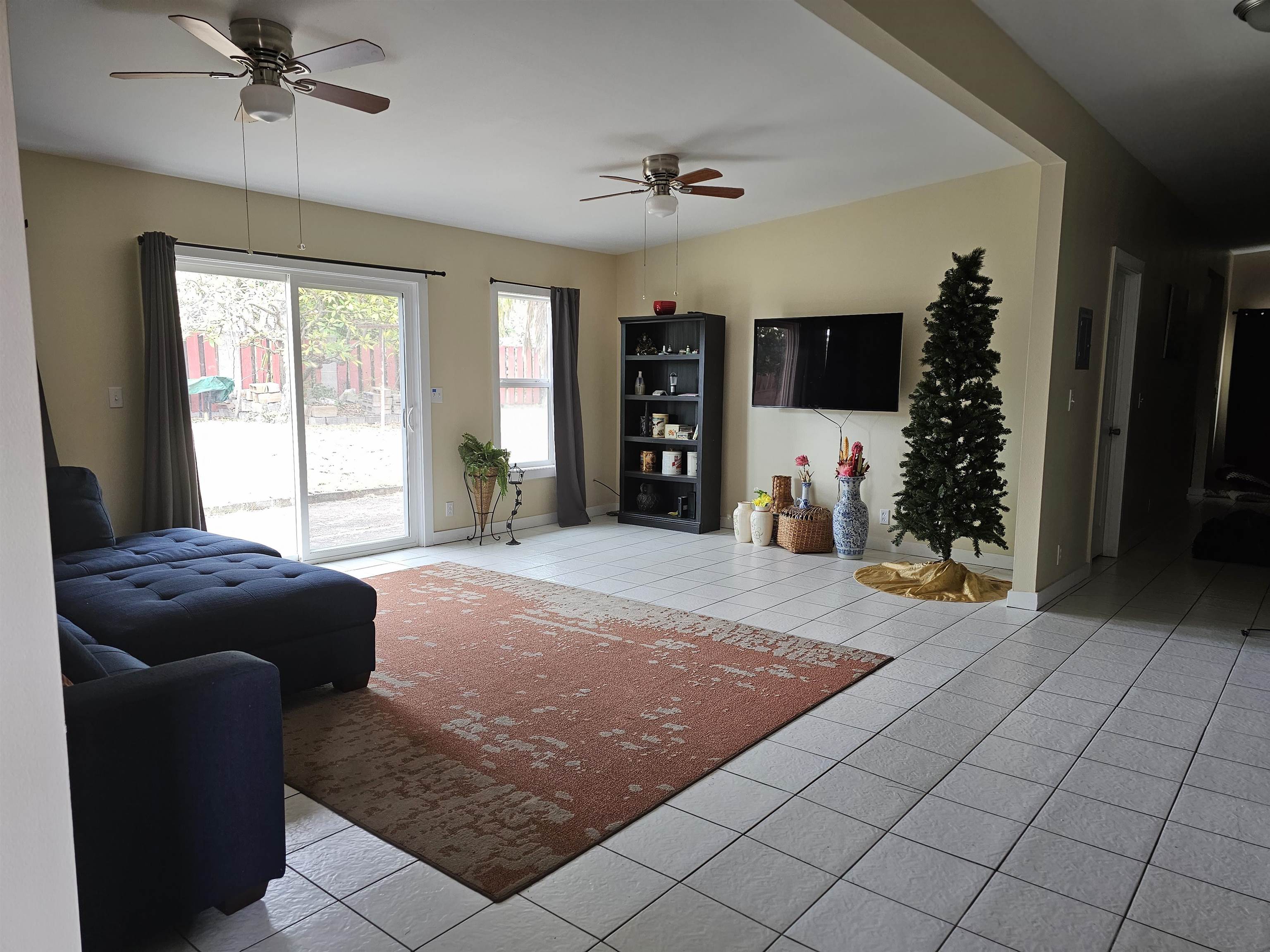 623  Oahu St , Kahului home - photo 7 of 10