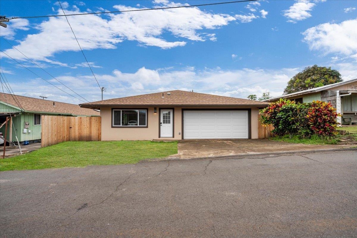 63  Wilipohaku Rd , Wailuku home - photo 2 of 36