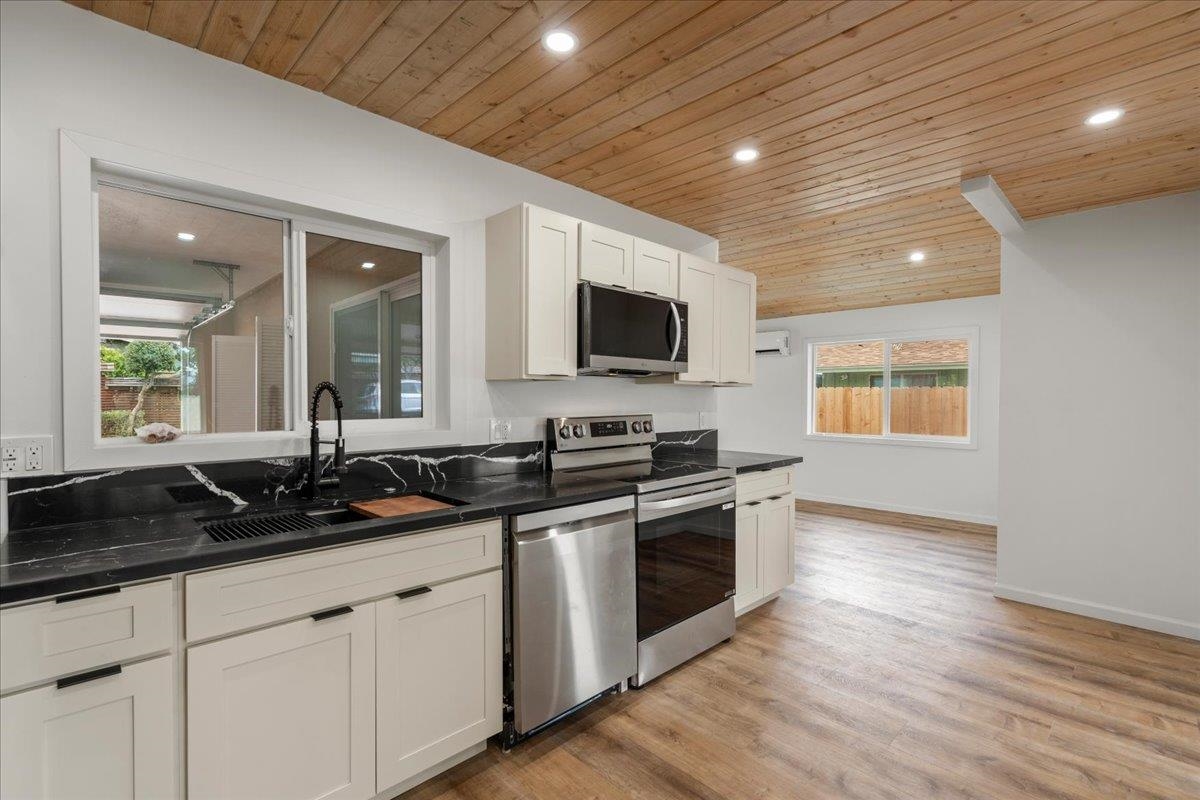 63  Wilipohaku Rd , Wailuku home - photo 19 of 36