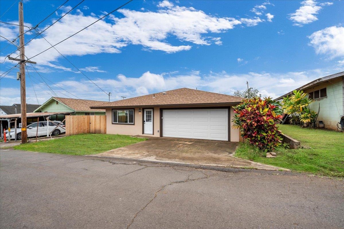 63  Wilipohaku Rd , Wailuku home - photo 4 of 36
