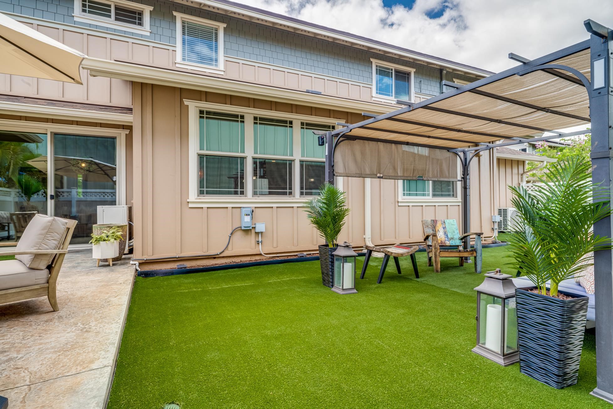 637  Hoe Kawele Ln , Lahaina home - photo 34 of 46