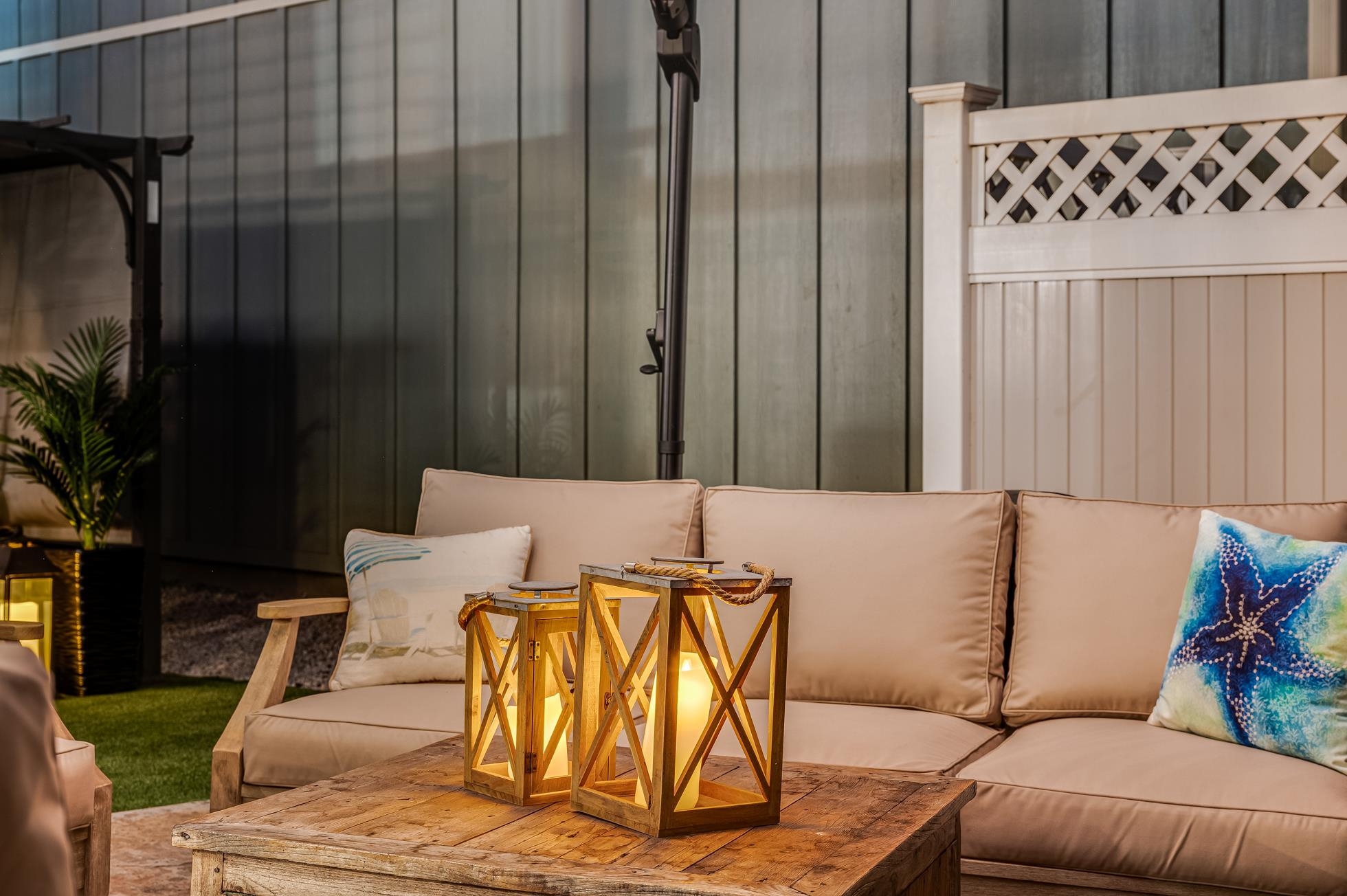 637  Hoe Kawele Ln , Lahaina home - photo 43 of 46