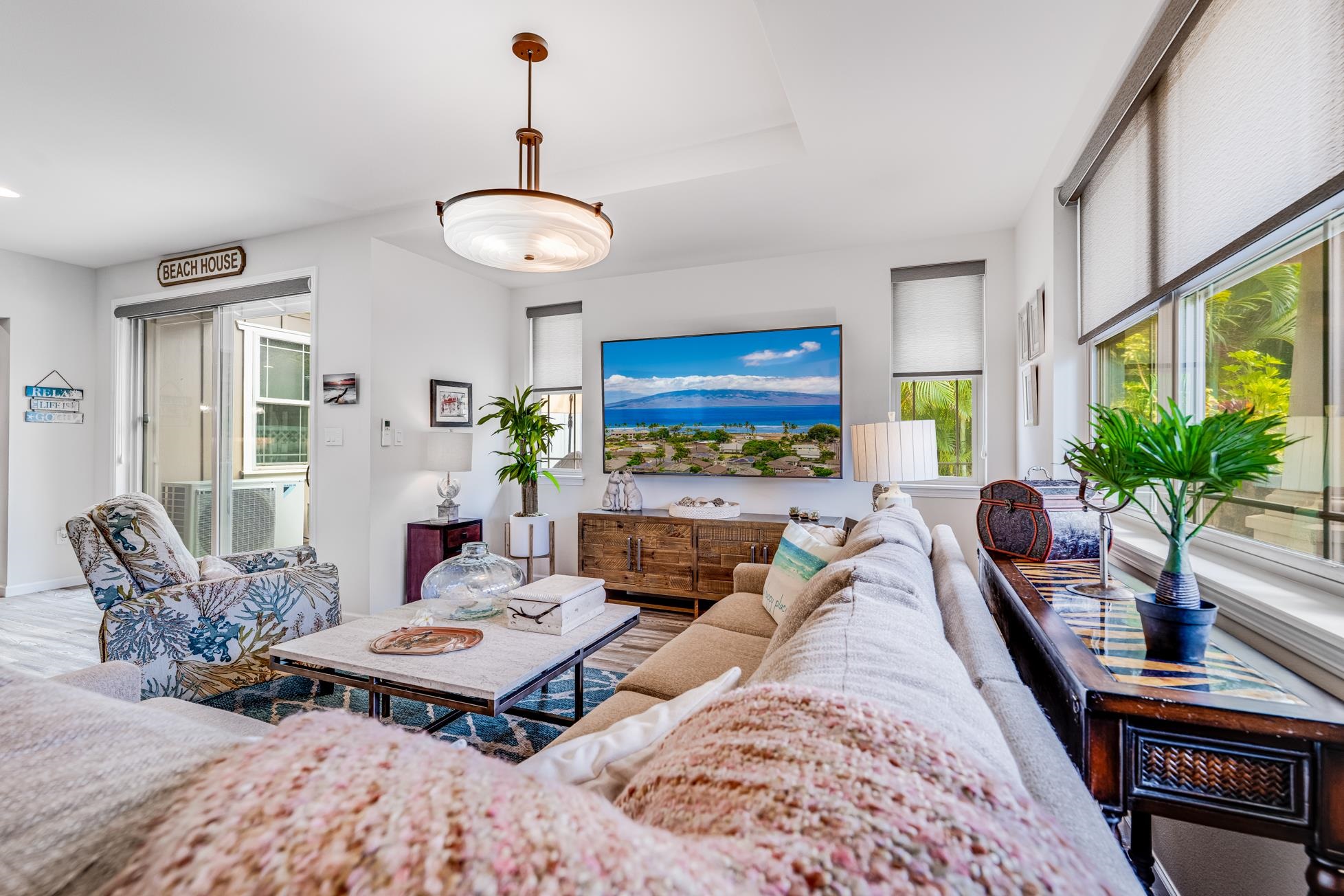 637  Hoe Kawele Ln , Lahaina home - photo 9 of 46